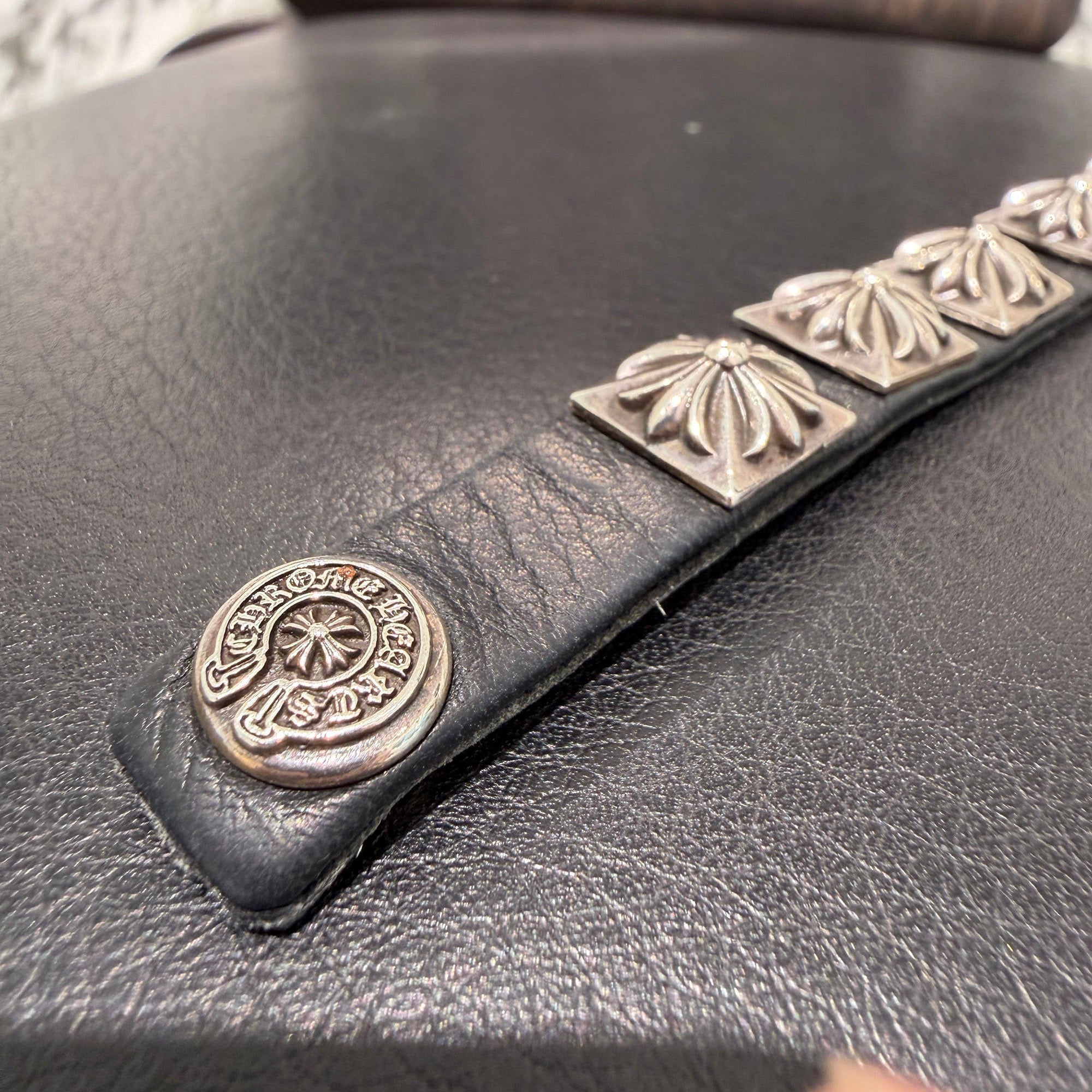 CHROME HEARTS Zero Pyramid Studs 1BTN 2SNP Leather Bracelet クロムハーツ ゼロピラミッドスタッズ 1ボタン 2スナップ レザーブレスレット