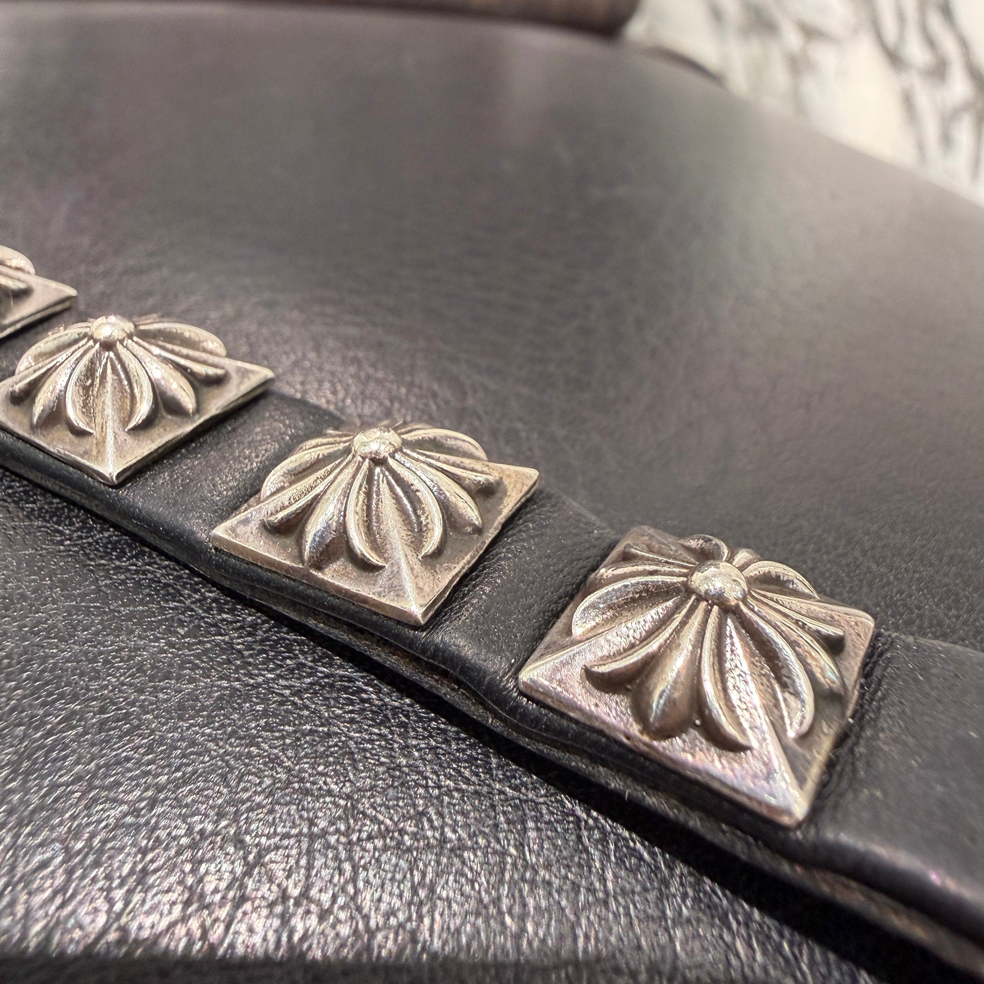 CHROME HEARTS Zero Pyramid Studs 1BTN 2SNP Leather Bracelet クロムハーツ ゼロピラミッドスタッズ 1ボタン 2スナップ レザーブレスレット