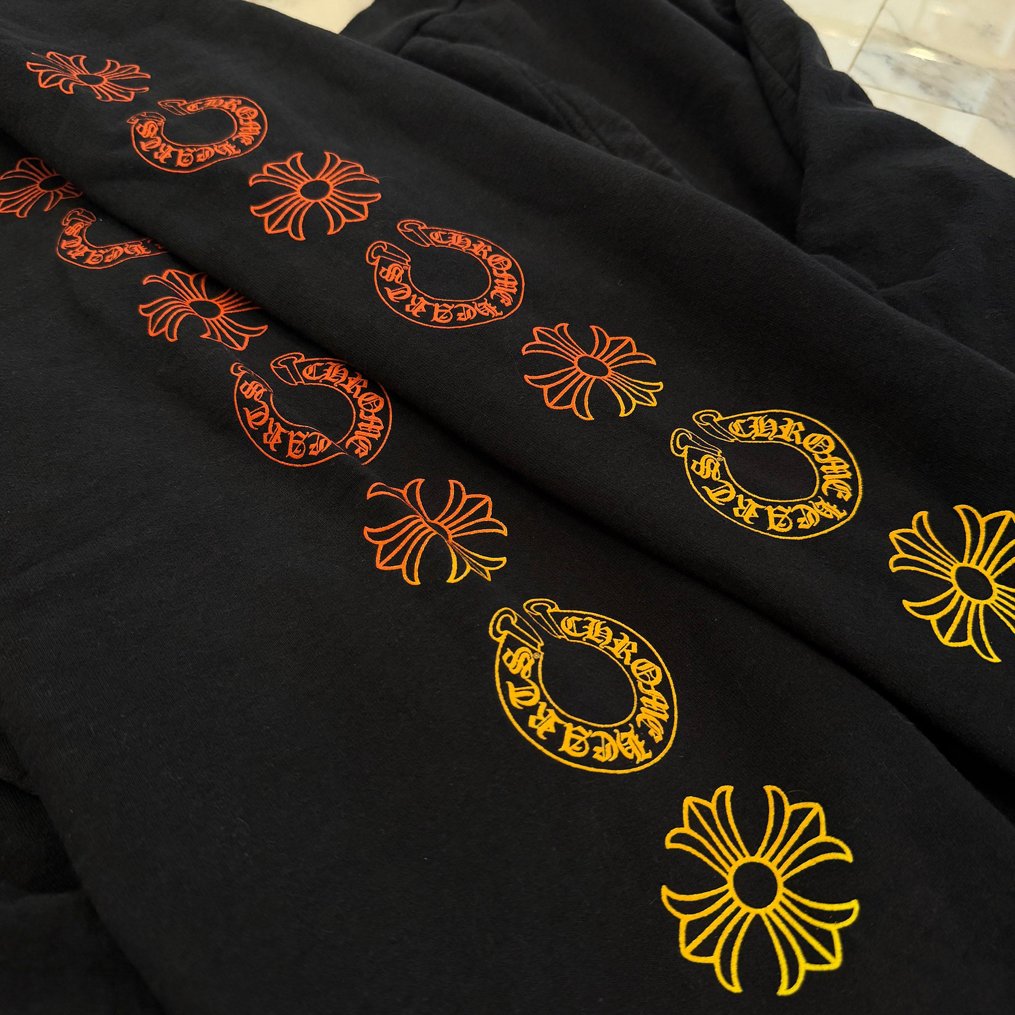 CHROME HEARTS Gradient Vertical Logo Print Pullover Hoodie Size XL クロムハーツ グラデーション ヴァーティカルロゴ プリント プルオーバー フーディー サイズXL