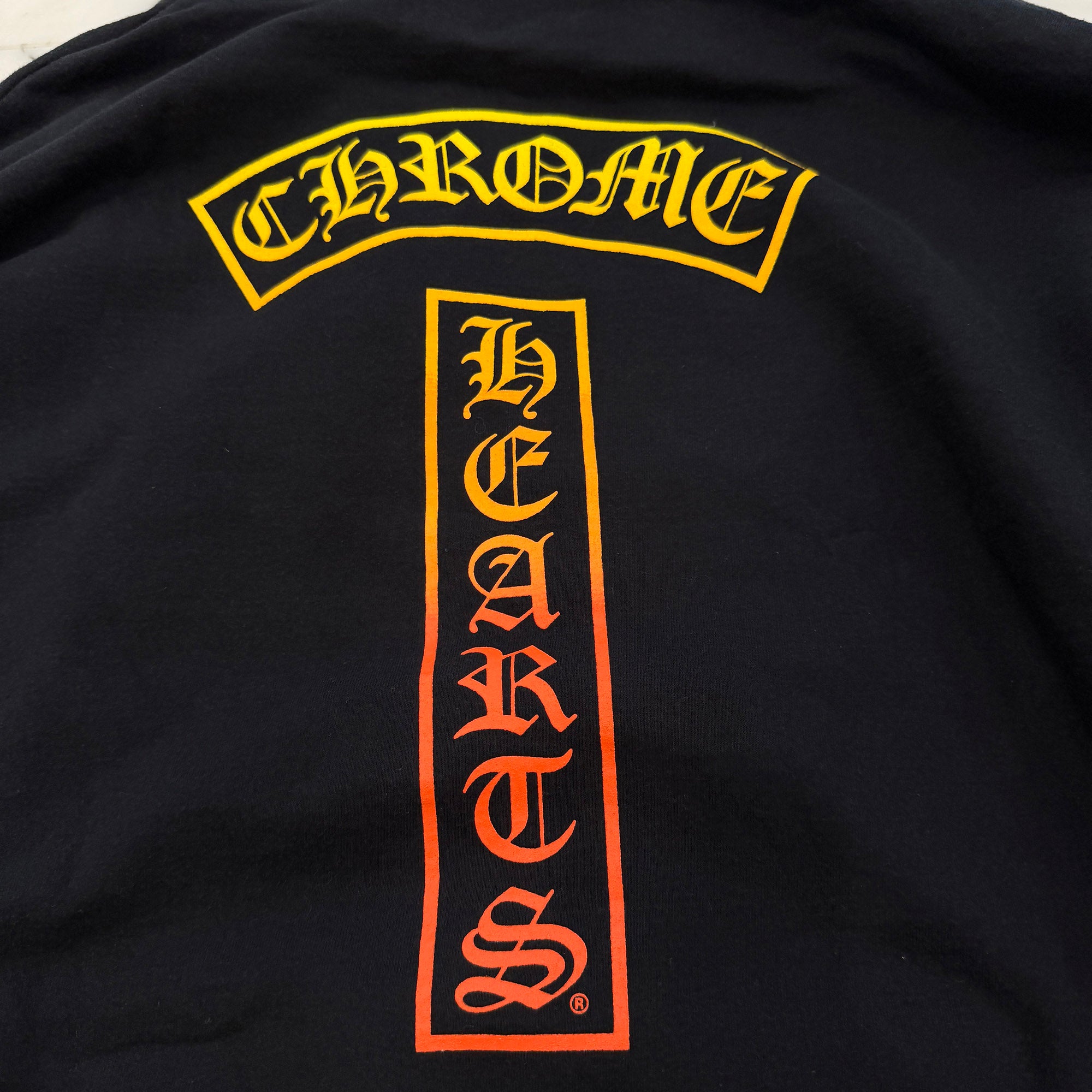 CHROME HEARTS Gradient Vertical Logo Print Pullover Hoodie Size XL クロムハーツ グラデーション ヴァーティカルロゴ プリント プルオーバー フーディー サイズXL