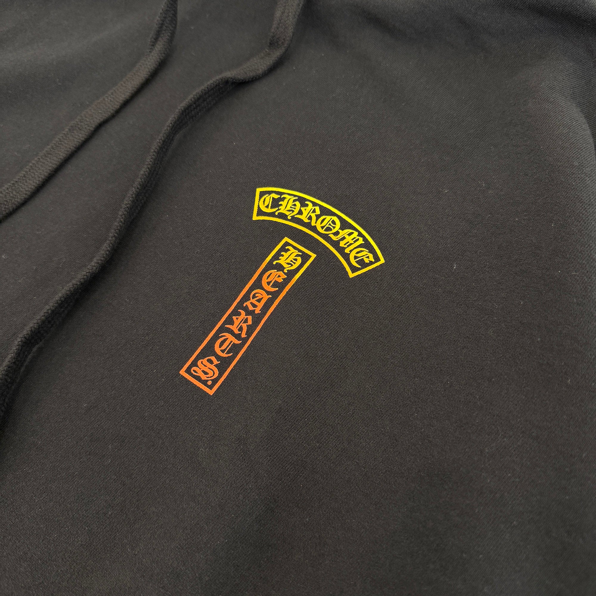 CHROME HEARTS Gradient Vertical Logo Print Pullover Hoodie Size XL クロムハーツ グラデーション ヴァーティカルロゴ プリント プルオーバー フーディー サイズXL