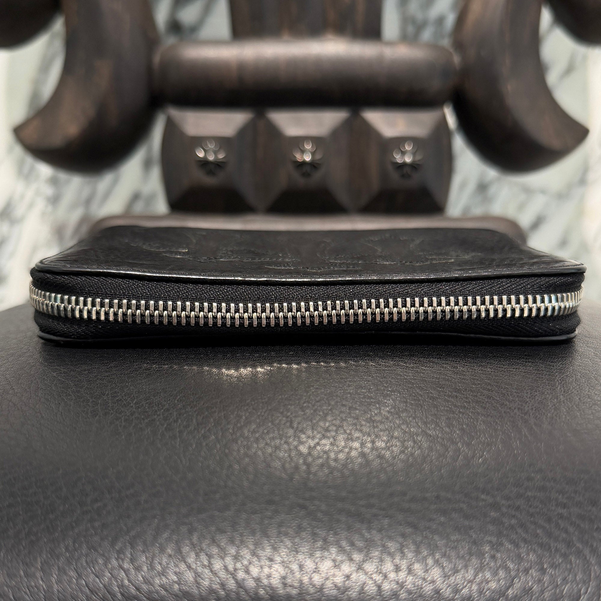 CHROME HEARTS BANK ROBBER 3 Cemetery Leather Cross Patch Round Zip Leather Compact Wallet クロムハーツ バンクローバー 3 セメタリー レザークロスパッチ ラウンドジップレザーコンパクトウォレット