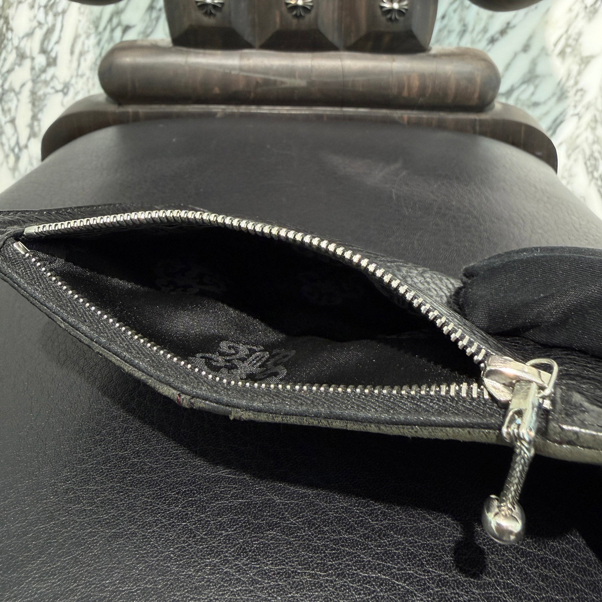 CHROME HEARTS BANK ROBBER 3 Cemetery Leather Cross Patch Round Zip Leather Compact Wallet クロムハーツ バンクローバー 3 セメタリー レザークロスパッチ ラウンドジップレザーコンパクトウォレット