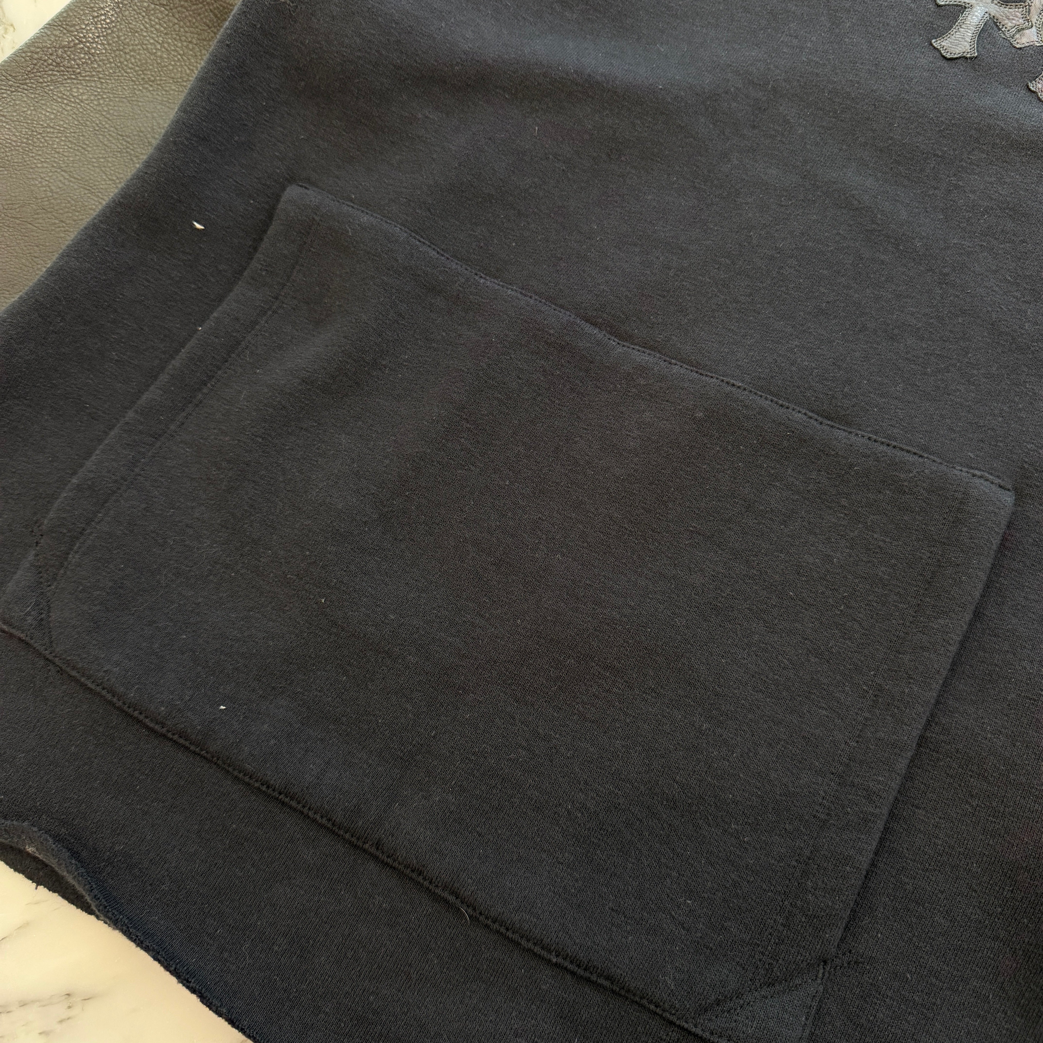CHROME HEARTS Y NOT Cemetery Cross Leather Patch Arm Leather Sweat Shirt Size S クロムハーツ ワイノット セメタリークロス レザーパッチ アームレザー スウェットシャツ サイズS