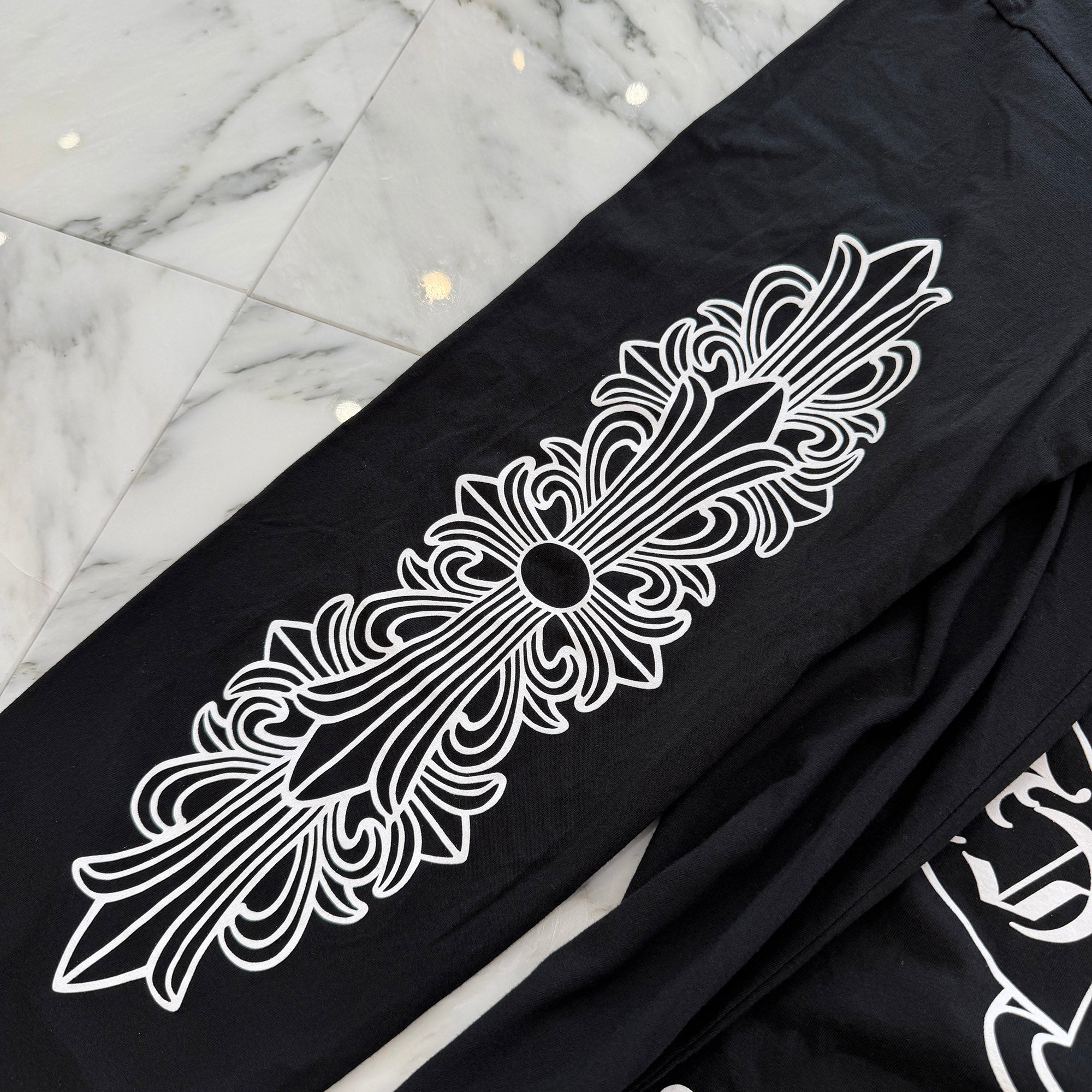 CHROME HEARTS Hong Kong Limited Floral Cross Horseshoe Long Sleeve Tee Size XL クロムハーツ 香港限定 フローラルクロス ホースシュー ロングスリーブTシャツ サイズXL