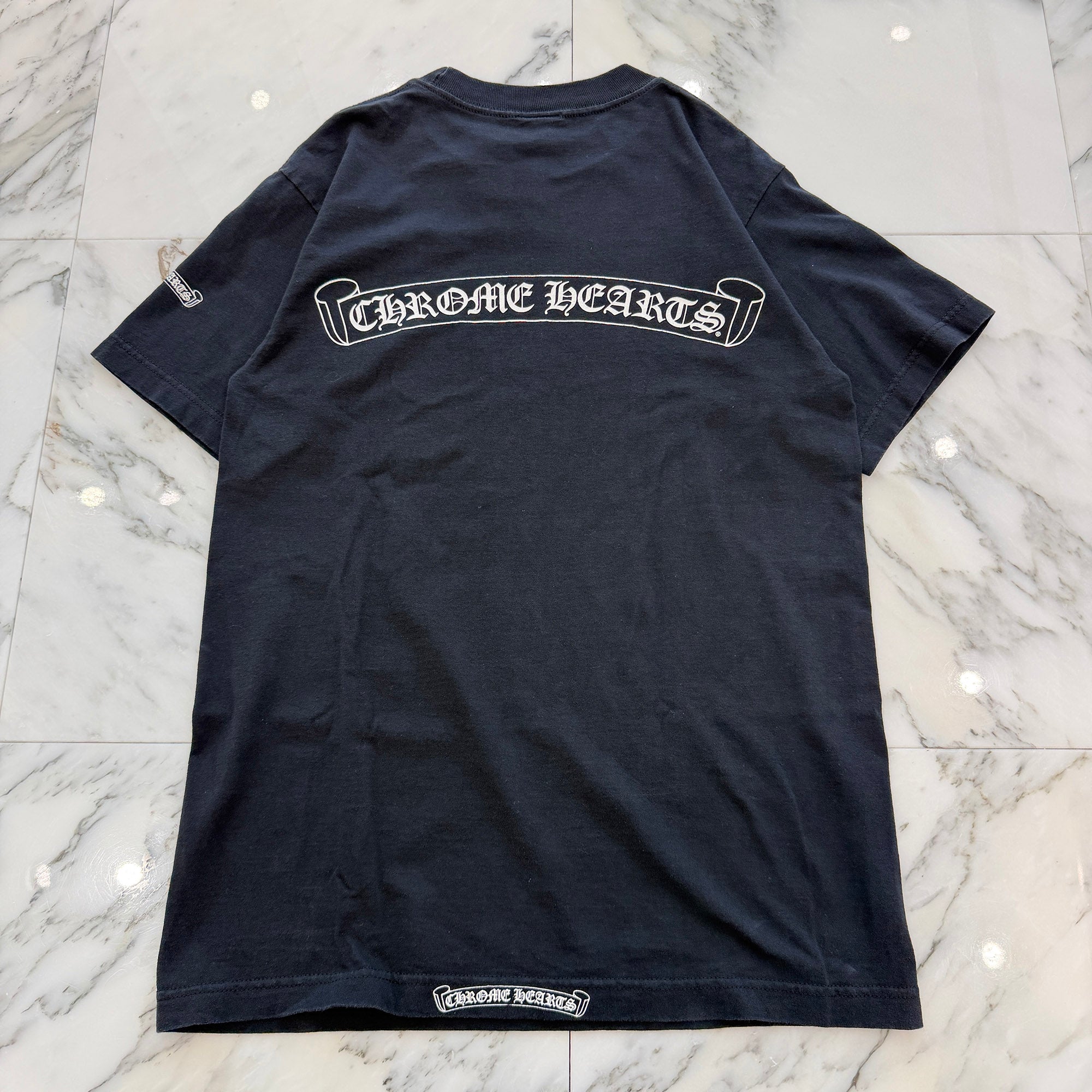 CHROME HEARTS Back Scroll Label Vertical Logo Tee Size M クロムハーツ バックスクロールラベル ヴァーティカルロゴTシャツ サイズM