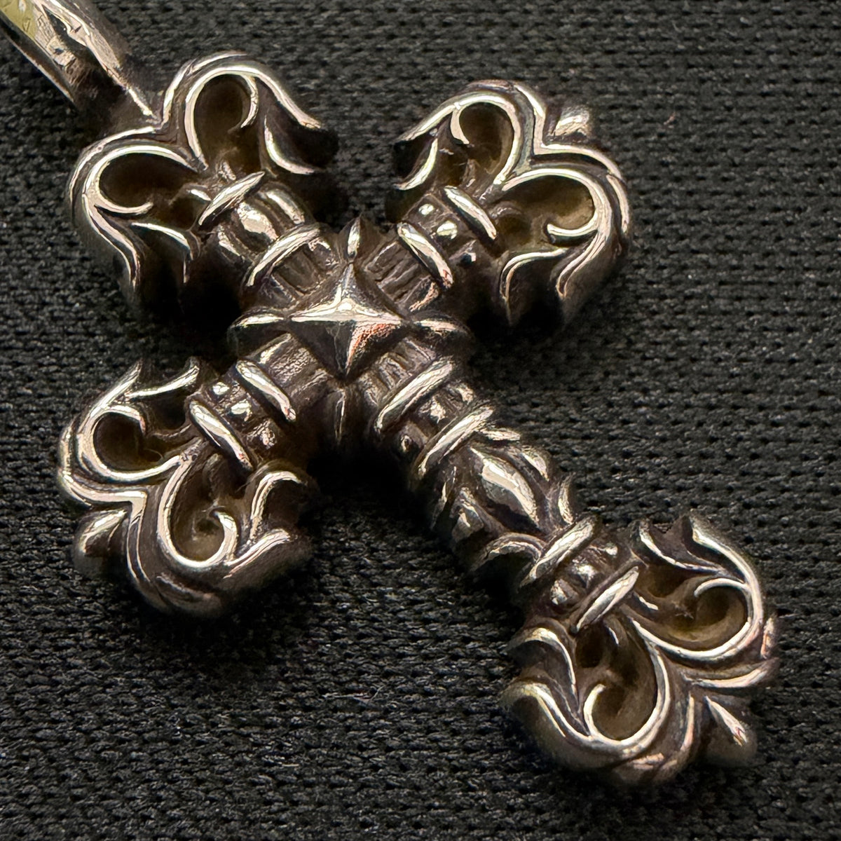 CHROME HEARTS Tiny Filigree Cross Charm Pendent Top クロムハーツ 