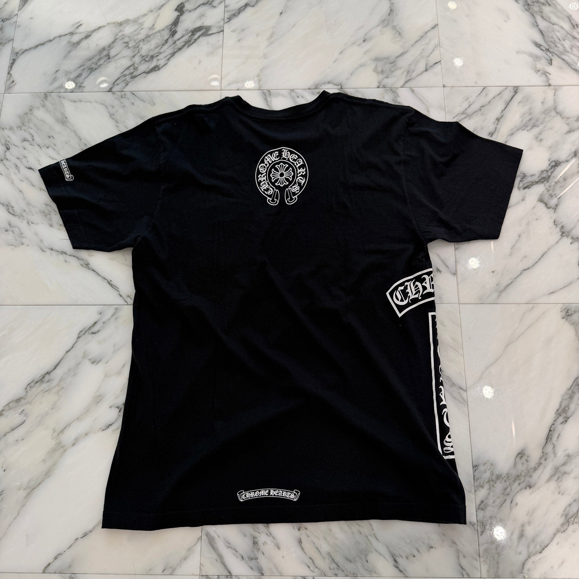CHROME HEARTS Vertical T Bar Logo Back Horseshoe Print Tee Size L クロムハーツ バーティカル Tバーロゴ バックホースシュー Tシャツ サイズL