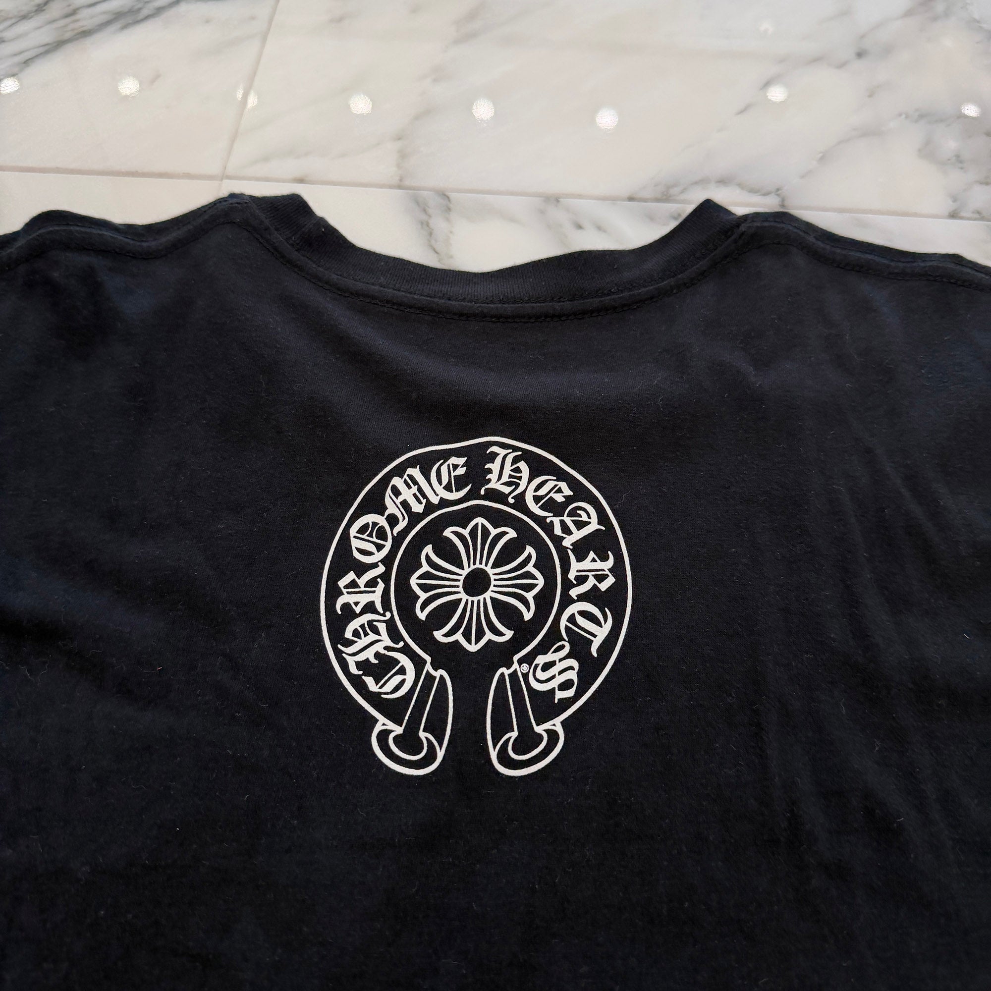 CHROME HEARTS Vertical T Bar Logo Back Horseshoe Print Tee Size L クロムハーツ バーティカル Tバーロゴ バックホースシュー Tシャツ サイズL