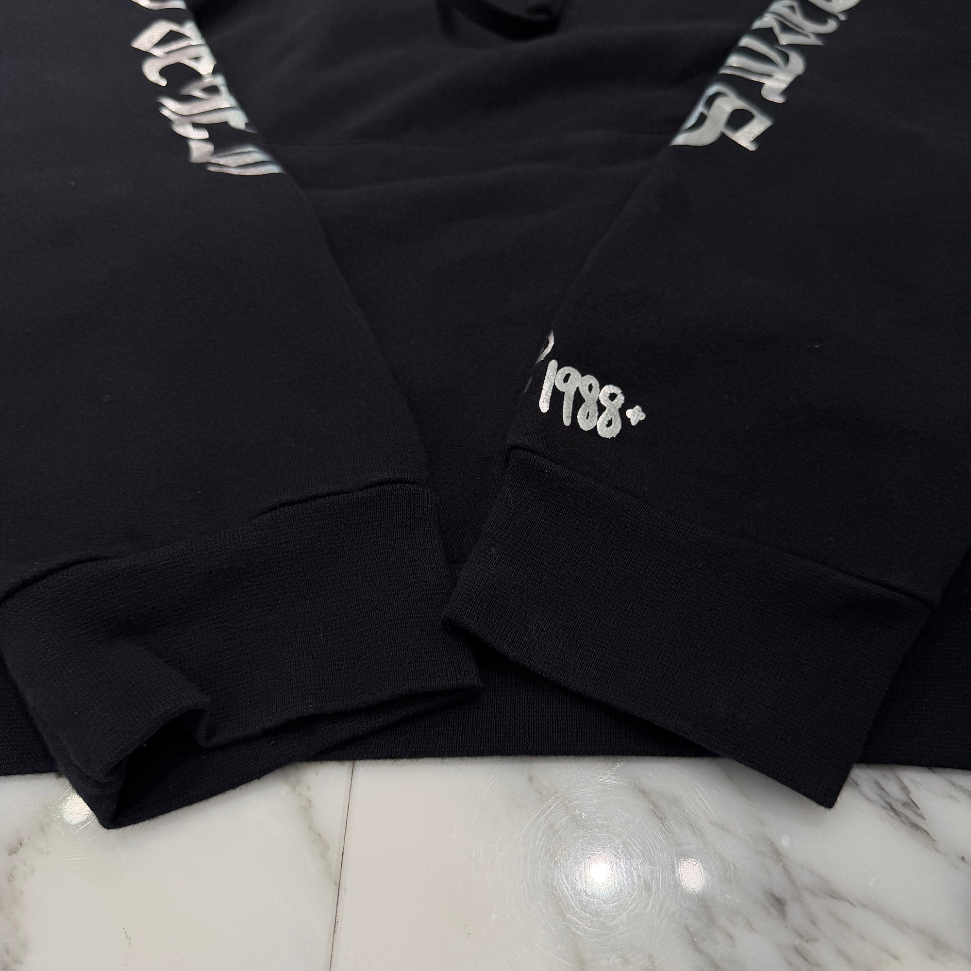 CHROME HEARTS 2025AW 1988 Silver Vertical Logo Pullover Hoodie Size XL クロムハーツ 1988 シルバー ヴァーティカルロゴ プルオーバーフーディー サイズXL