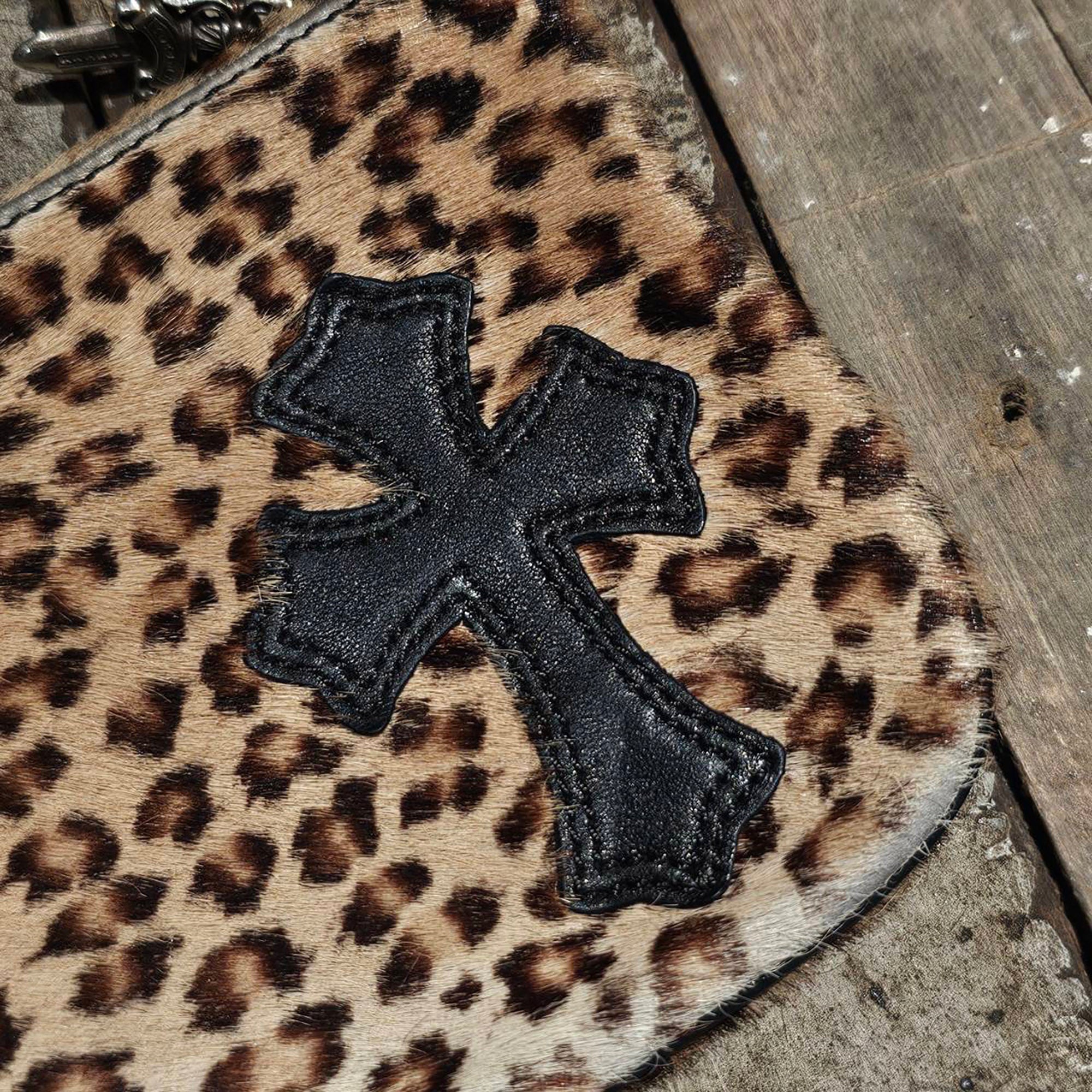 CHROME HEARTS Leopard Cross Leather Patch Fur Zipper Change Purse クロムハーツ レオパルド クロスレーザパッチ ファー ジッパー チェンジパース