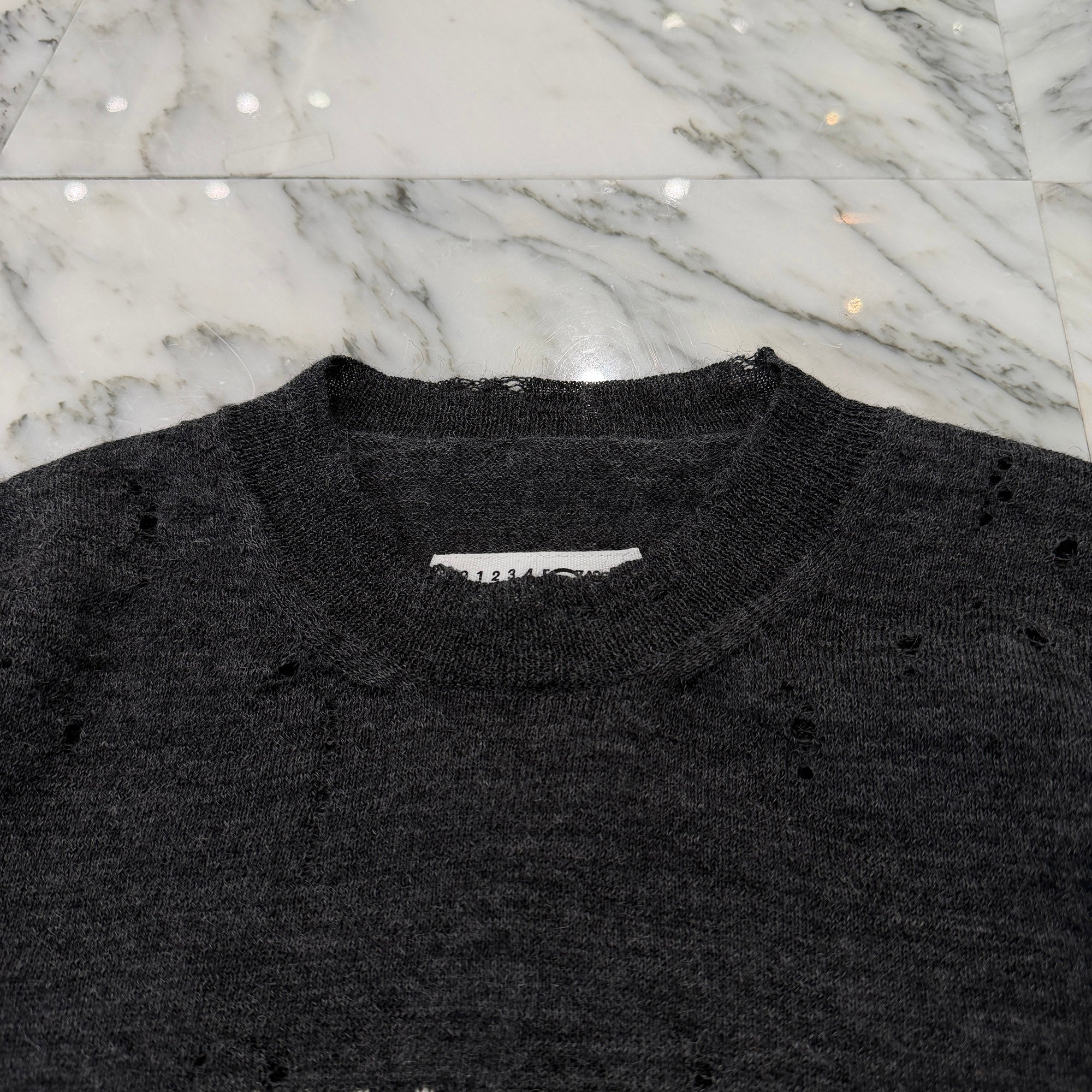MM6 Maison Margiela 2025AW Destroyed Numbers Crew Neck Knit SH0HL0033 Size XL エムエムシックス メゾンマルジェラ デストロイ加工 ナンバーズ クルーネック ニット サイズXL