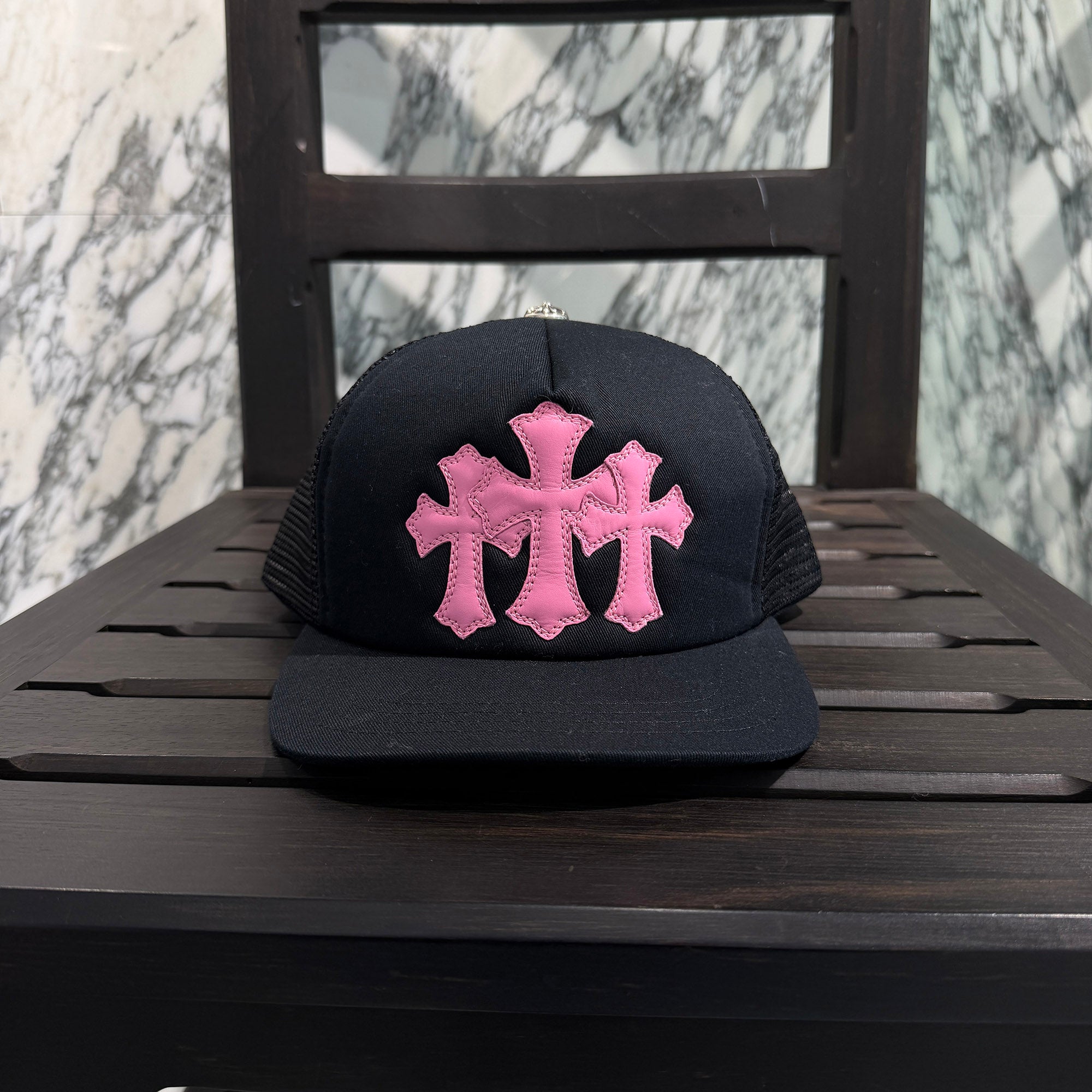 CHROME HEARTS Triple Cross Patch Trucker Cap ONE SIZE (51-61) クロムハーツ トリプルクロスパッチ トラッカーキャップ ONE SIZE (51-61)