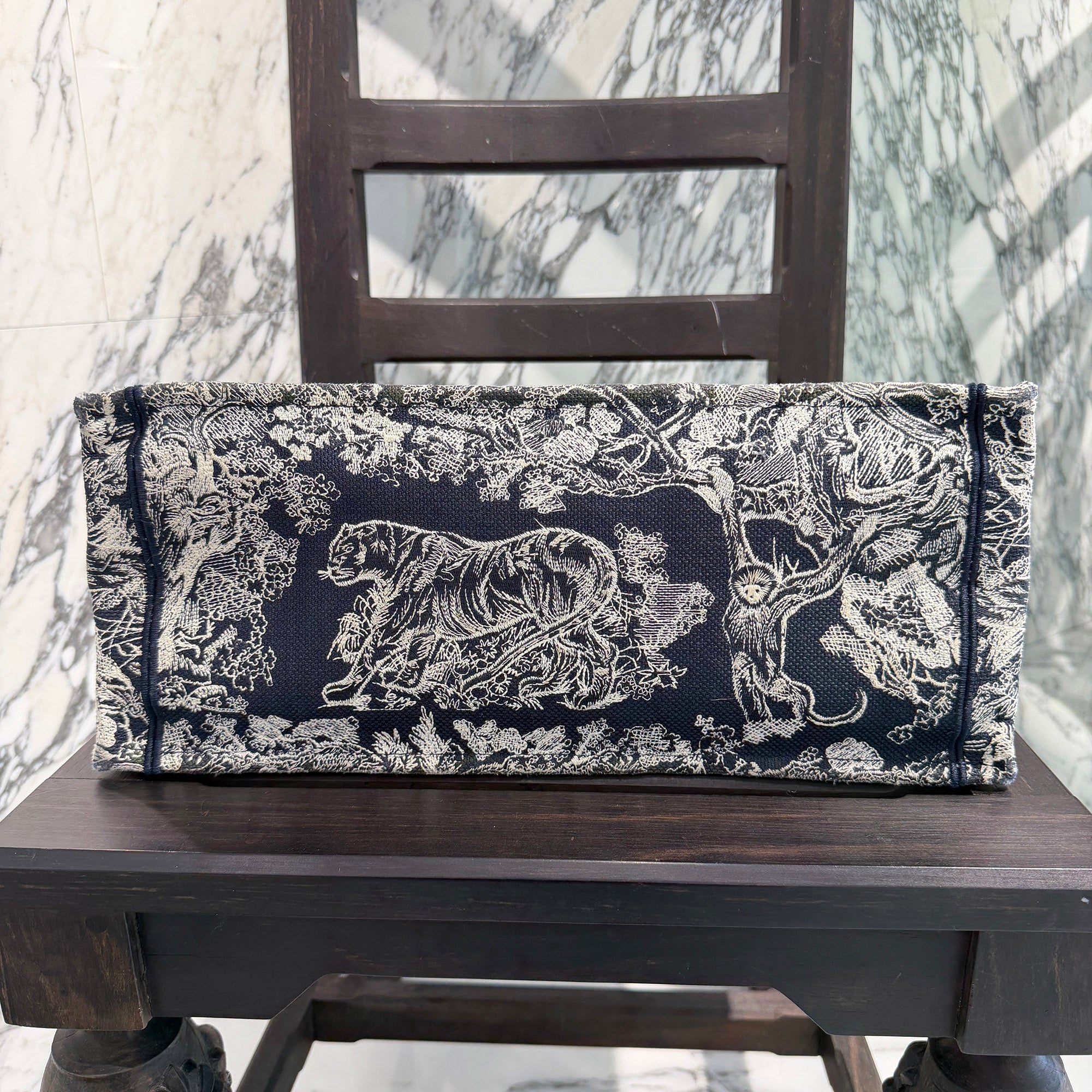 DIOR Toile de Jouy Embroidered Book Tote Bag Large M1286ZRGO_M35I ディオール トワル ドゥ ジュイ エンブロイダリー ブックトート ラージ