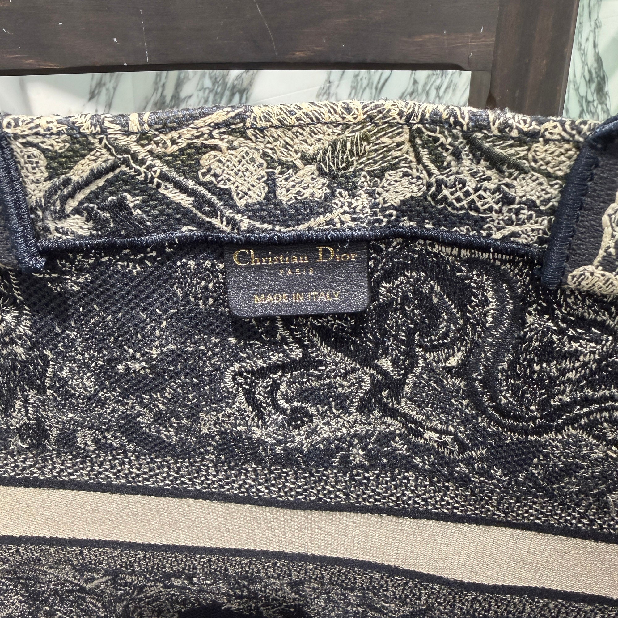 DIOR Toile de Jouy Embroidered Book Tote Bag Large M1286ZRGO_M35I ディオール トワル ドゥ ジュイ エンブロイダリー ブックトート ラージ