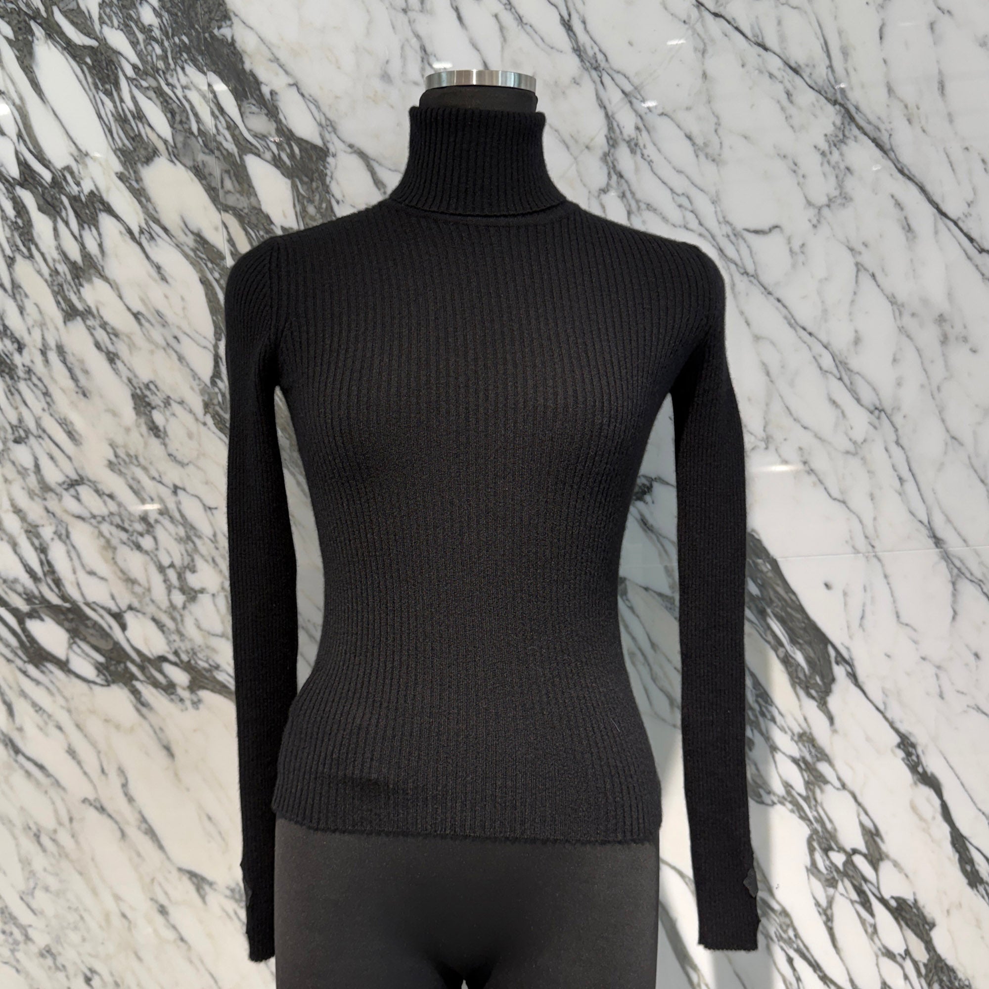 CHROME HEARTS Y NOT Leather Cross Patch Cashmere Turtle Neck Knit Sweater Size S クロムハーツ ワイノット レザークロスパッチ カシミヤ タートルネック ニットセーター サイズS