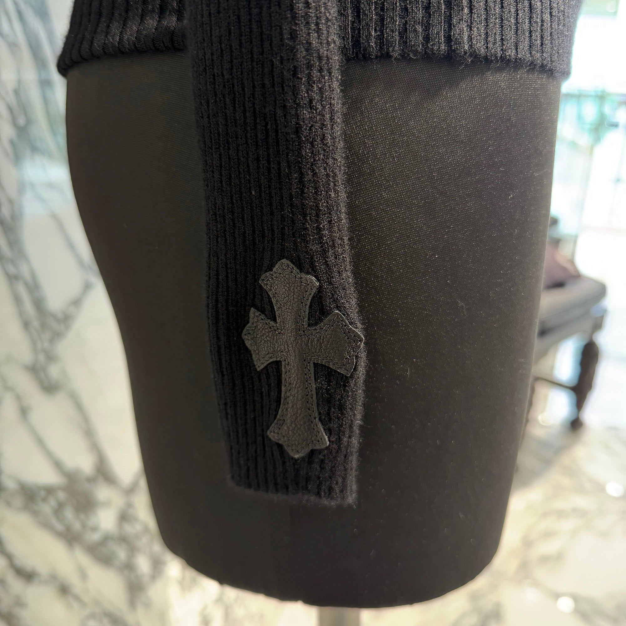 CHROME HEARTS Y NOT Leather Cross Patch Cashmere Turtle Neck Knit Sweater Size S クロムハーツ ワイノット レザークロスパッチ カシミヤ タートルネック ニットセーター サイズS