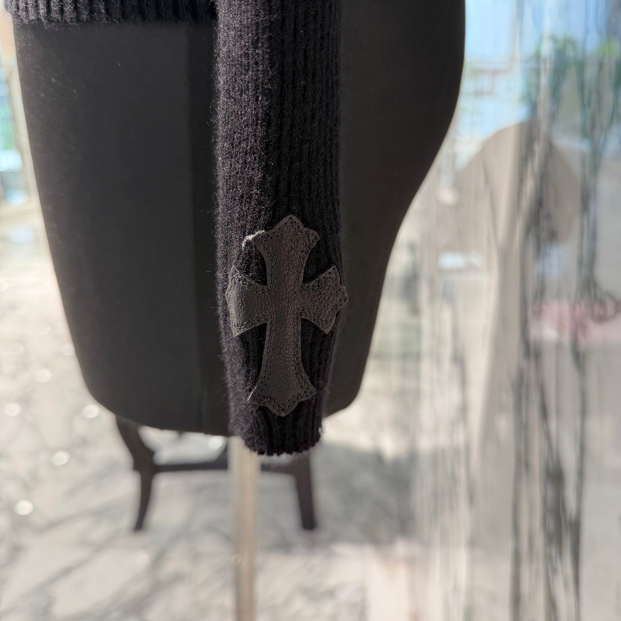 CHROME HEARTS Y NOT Leather Cross Patch Cashmere Turtle Neck Knit Sweater Size S クロムハーツ ワイノット レザークロスパッチ カシミヤ タートルネック ニットセーター サイズS