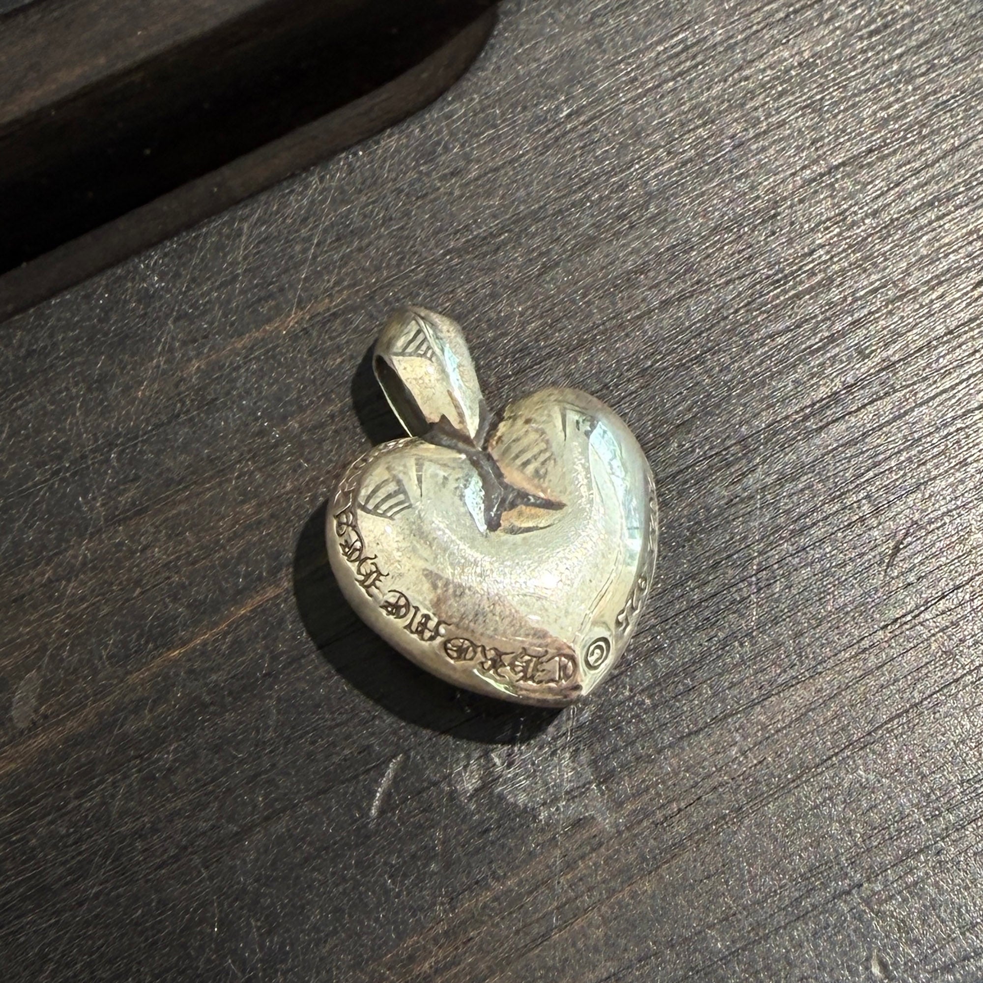CHROME HEARTS Cemetery Cross Viny Heart Charm Pendant Top クロム