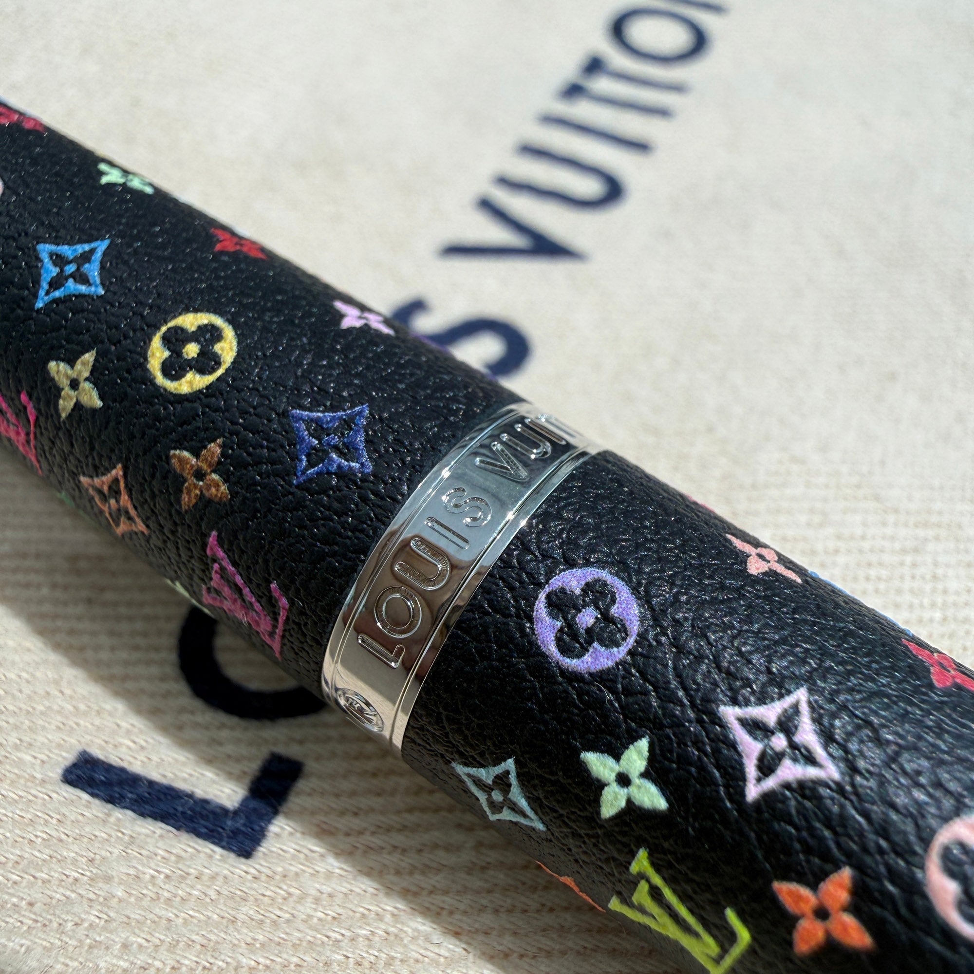 LOUIS VUITTON × TAKASHI MURAKAMI Monogram Multicolor Doc Rollerball Pen GI1314 ルイヴィトン×村上隆 モノグラム マルチカラー ドック ローラーボールペン