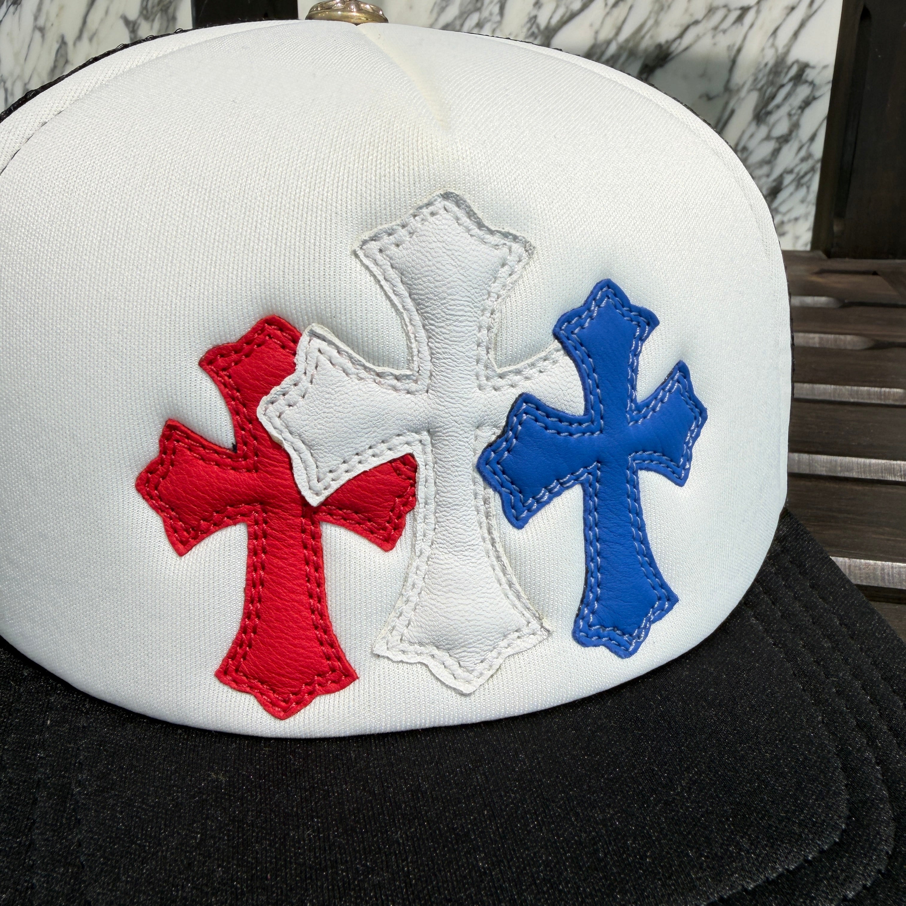CHROME HEARTS Tricolor Triple Cross Patch Trucker Cap ONE SIZE (51