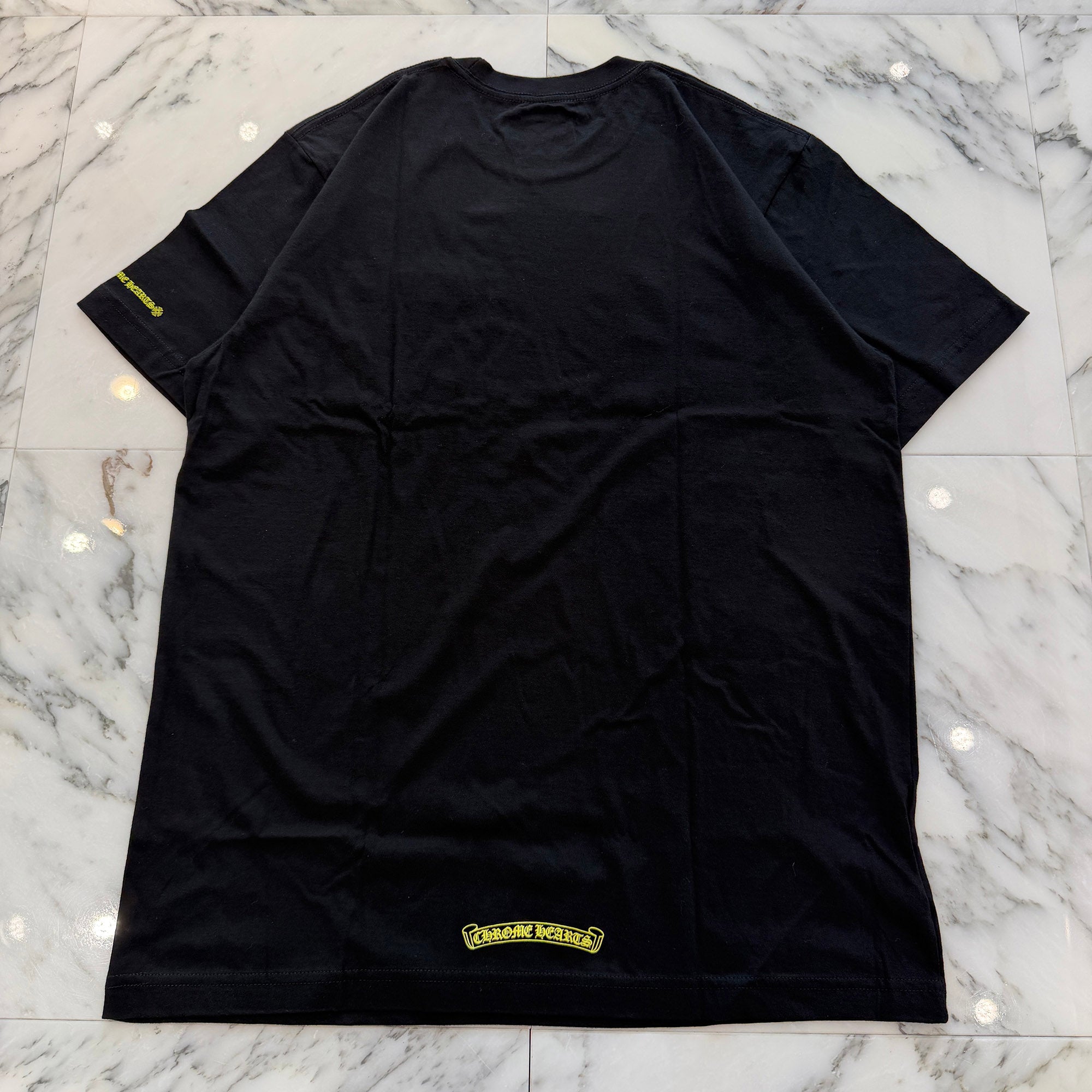 CHROME HEARTS 2025SS Old English Neck Logo Yellow Tee Size L クロムハーツ オールドイングリッシュ ネックロゴ イエロー Tシャツ サイズL
