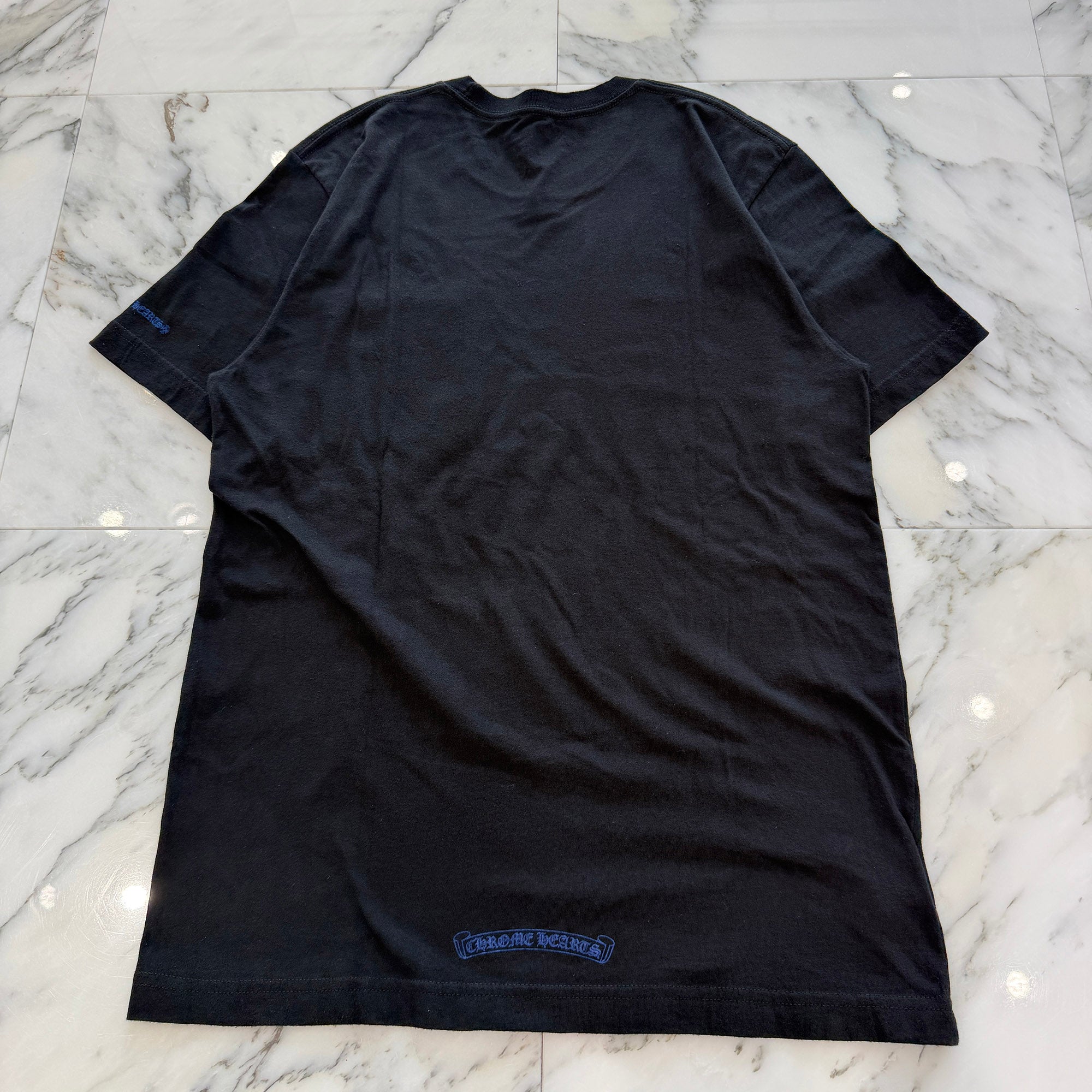 CHROME HEARTS 2025SS Old English Neck Logo Tee Size M クロムハーツ オールドイングリッシュ ネックロゴ Tシャツ サイズM