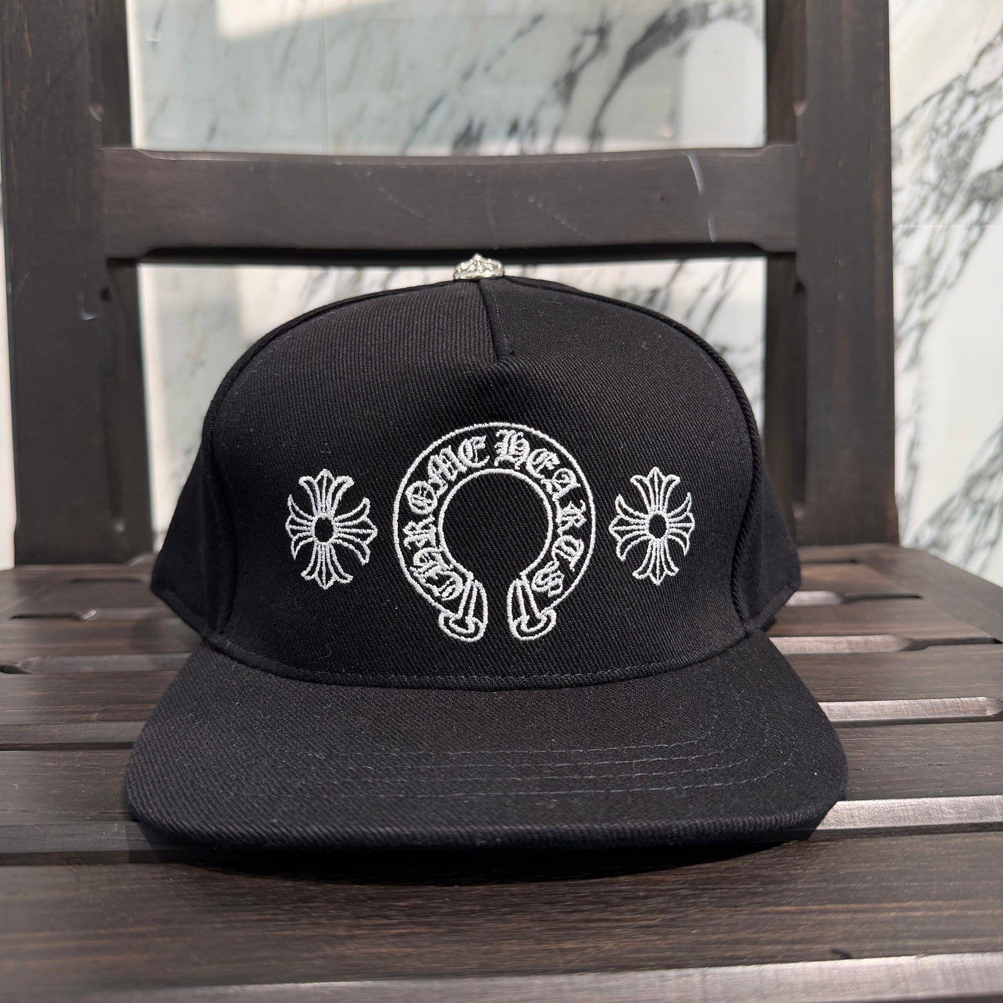 CHROME HEARTS CH Plus Horseshoe Embroidery Baseball Cap Size ONE SIZE (51-61) クロムハーツ CHプラス ホースシュー 刺繍 ベースボールキャップ サイズONE SIZE (51-61)