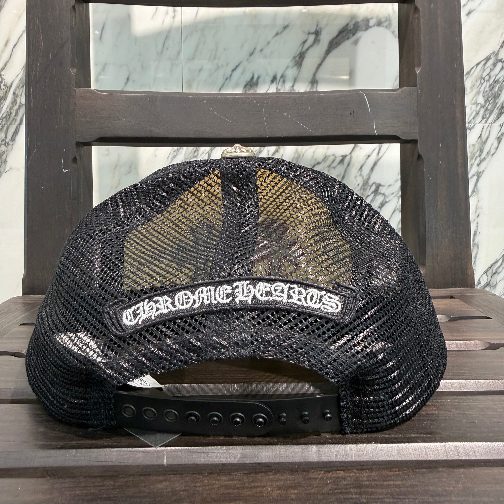 CHROME HEARTS Tricolor Triple Cross Patch Trucker Cap ONE SIZE (51-61) クロムハーツ トリコロール トリプルクロスパッチ トラッカーキャップ ONE SIZE (51-61)