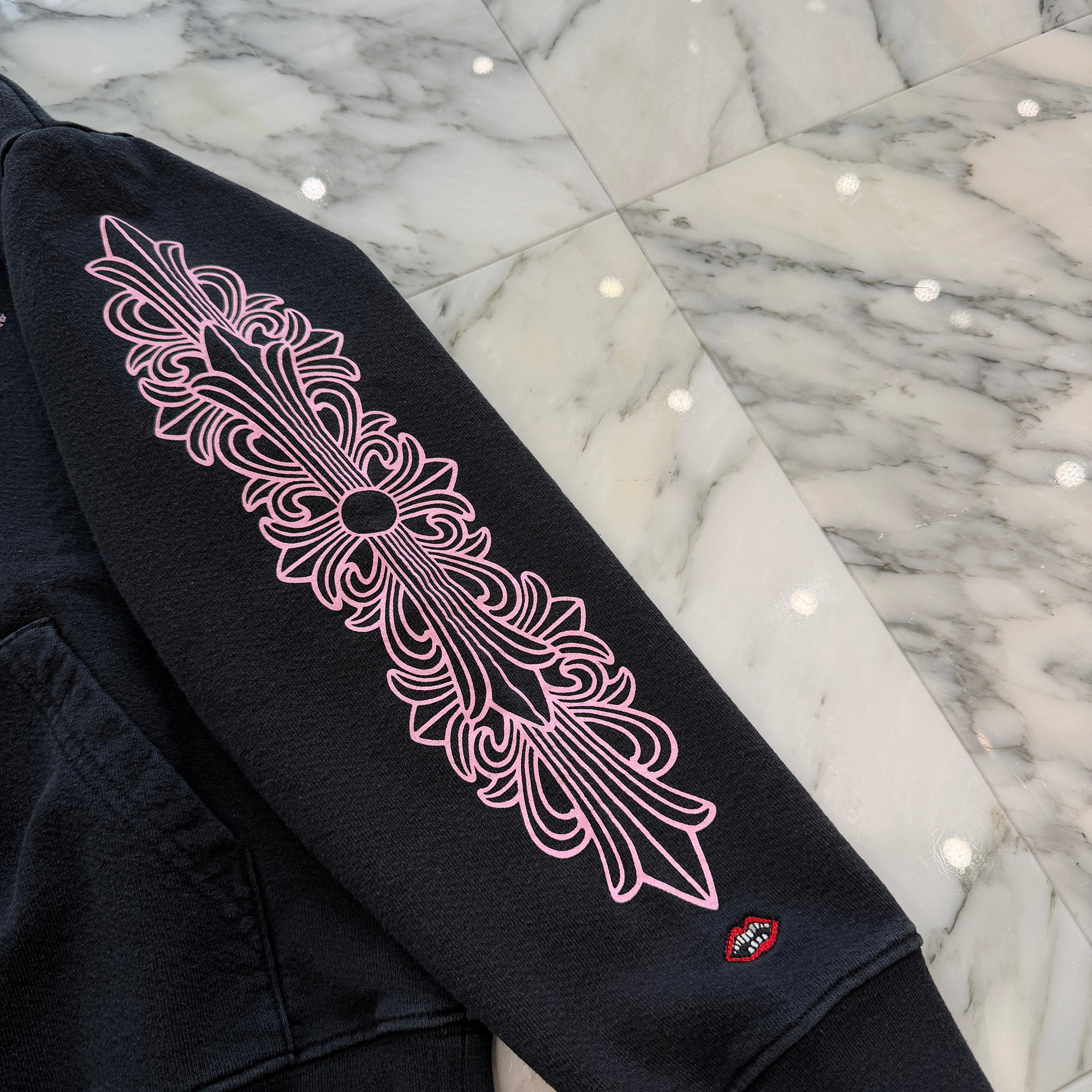 CHROME HEARTS × MATTY BOY Floral Cross USA Arch Logo Pullover Hoodie Size M クロムハーツ × マッティボーイ フローラルクロス USA アーチロゴ プルオーバーフーディー サイズM
