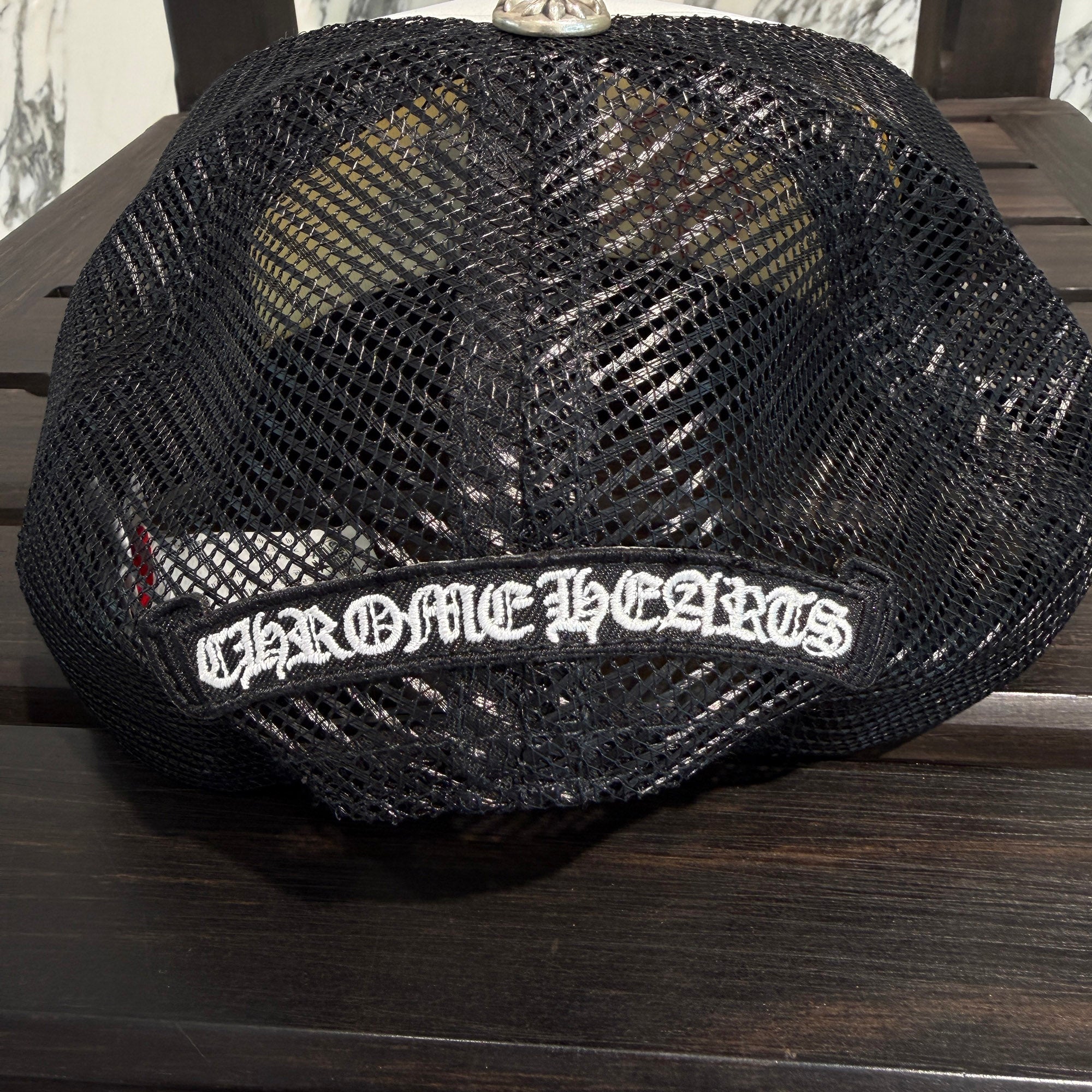 CHROME HEARTS Tricolor Triple Cross Patch Trucker Cap ONE SIZE (51-61) クロムハーツ トリコロール トリプルクロスパッチ トラッカーキャップ ONE SIZE (51-61)