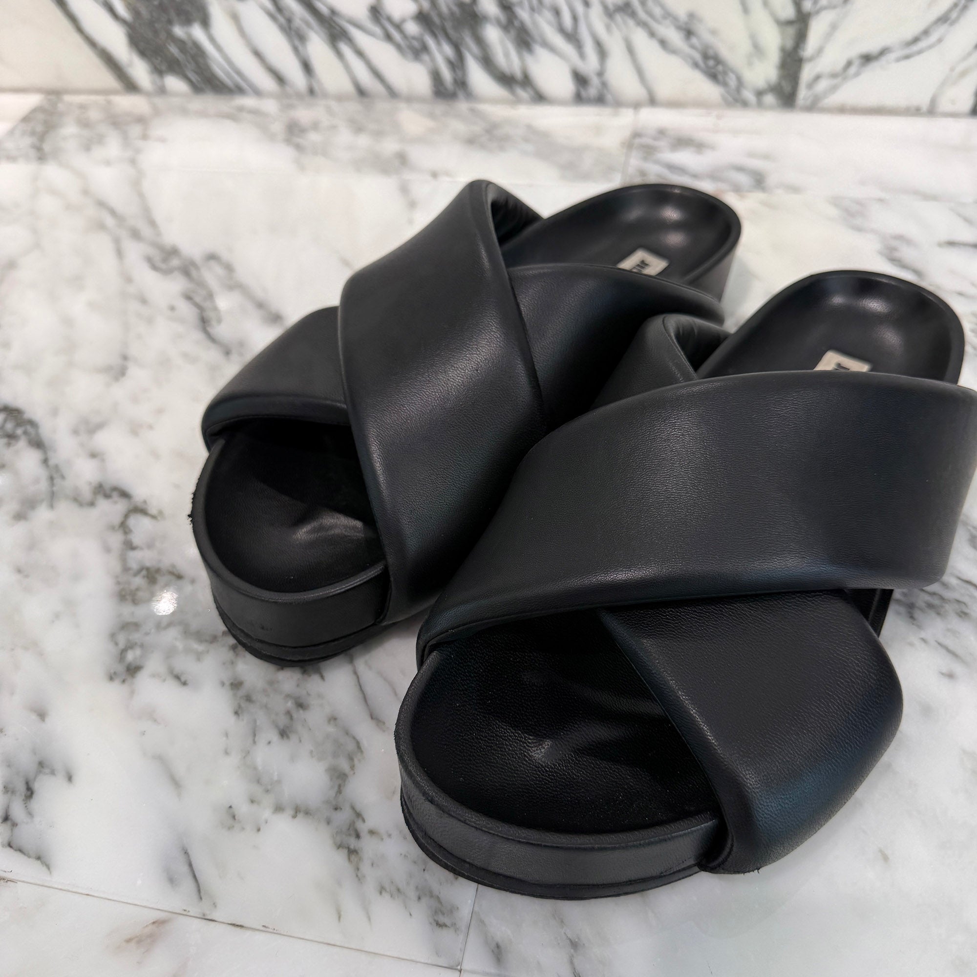 JIL SANDER Padded Leather Cross Strap Sandals J15WP0043 ジルサンダー パデッドレザー クロスストラップ サンダル