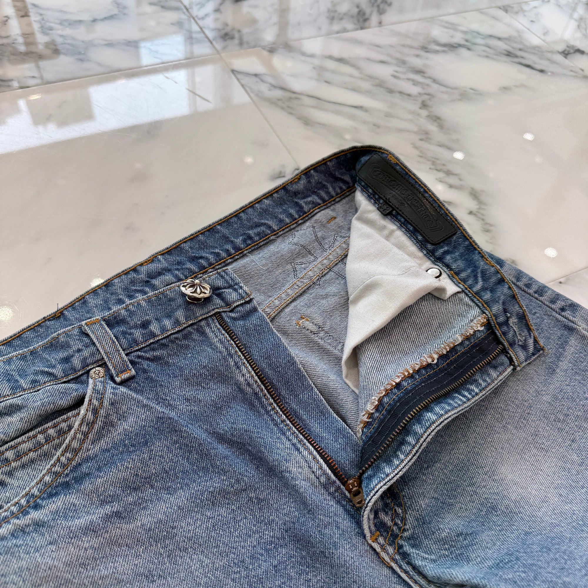 CHROME HEARTS × Levi's VNTG Leather Cross Patch Jeans Size 32 クロムハーツ × リーバイス ヴィンテージ レザークロスパッチ ジーンズ デニムパンツ サイズ32