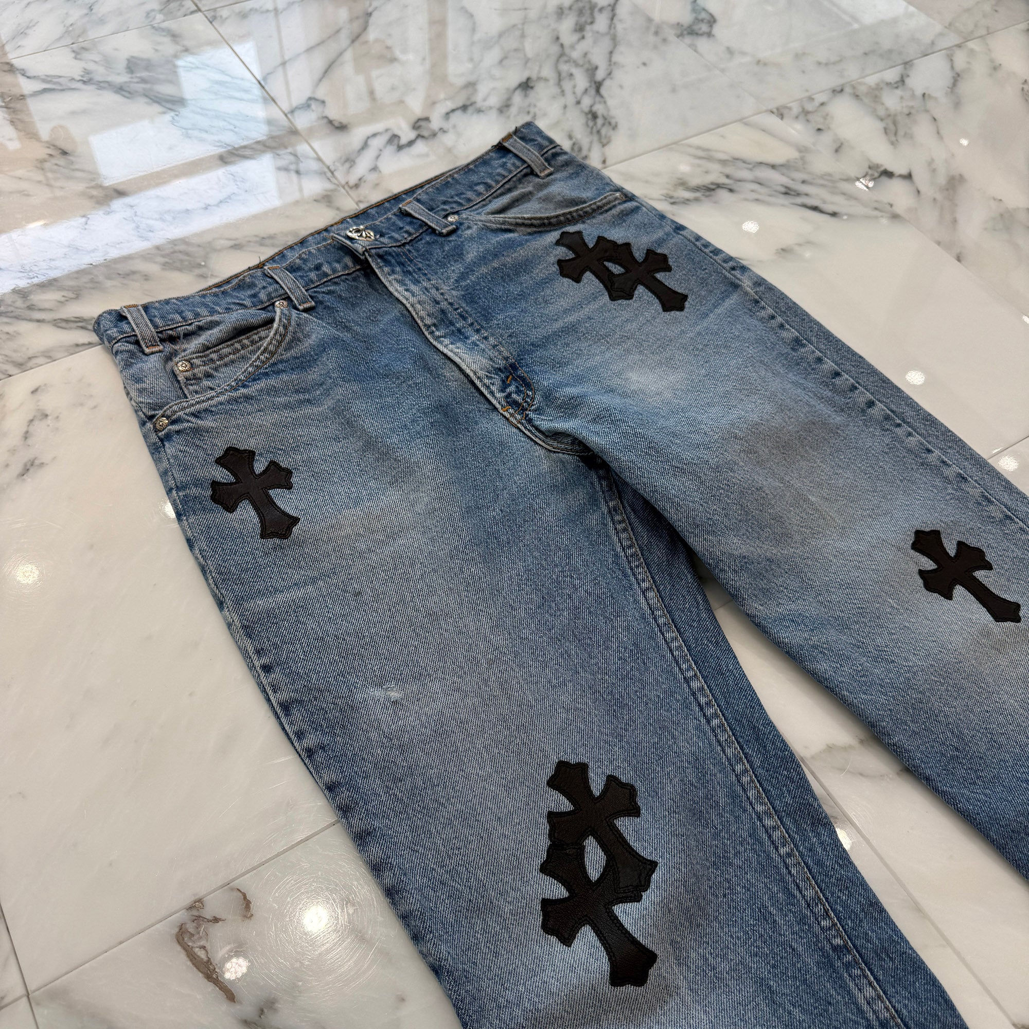CHROME HEARTS × Levi's VNTG Leather Cross Patch Jeans Size 32 クロムハーツ × リーバイス ヴィンテージ レザークロスパッチ ジーンズ デニムパンツ サイズ32
