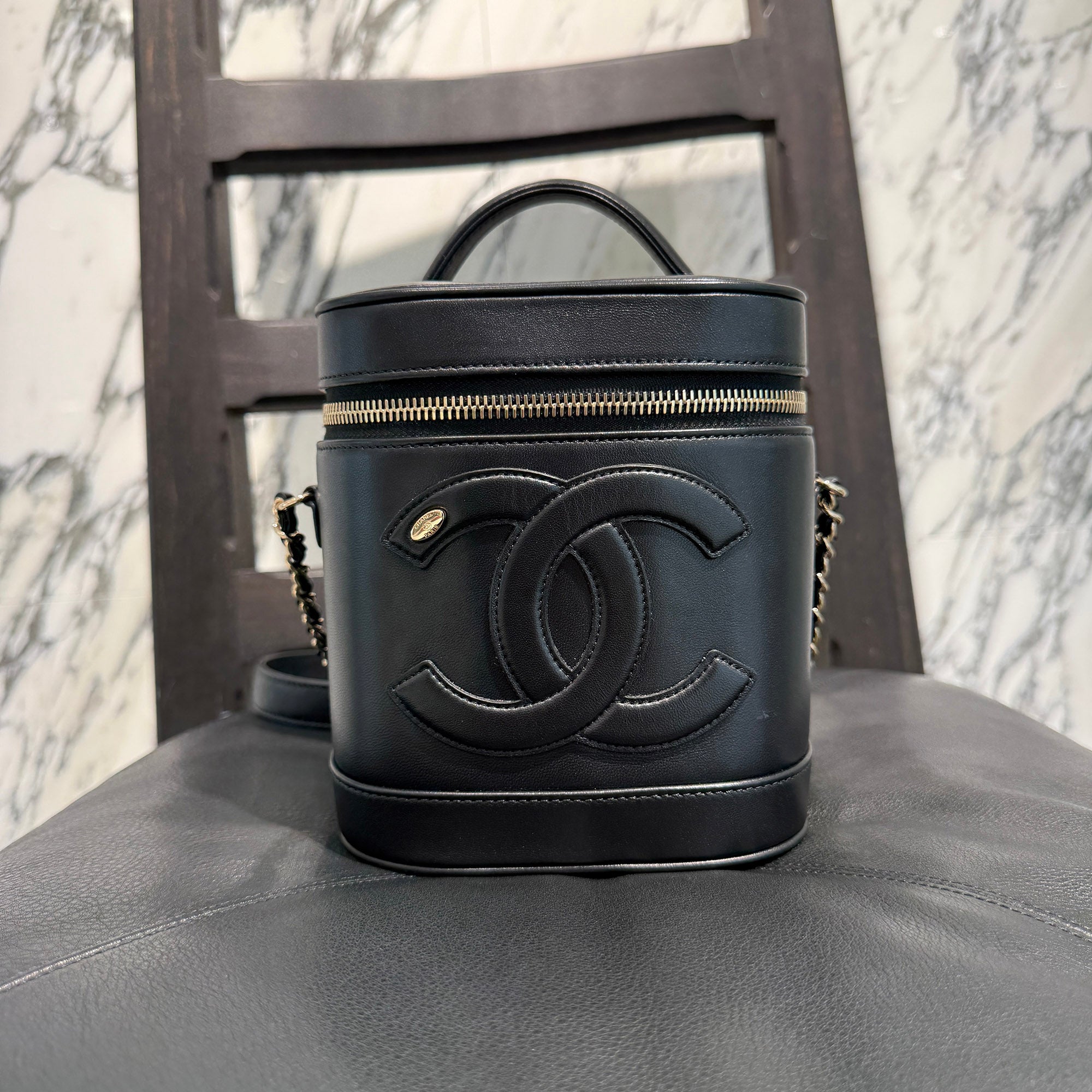 CHANEL COCO Mark Vanity Chain Shoulder Bag シャネル ココマーク バニティ チェーンショルダーバッグ