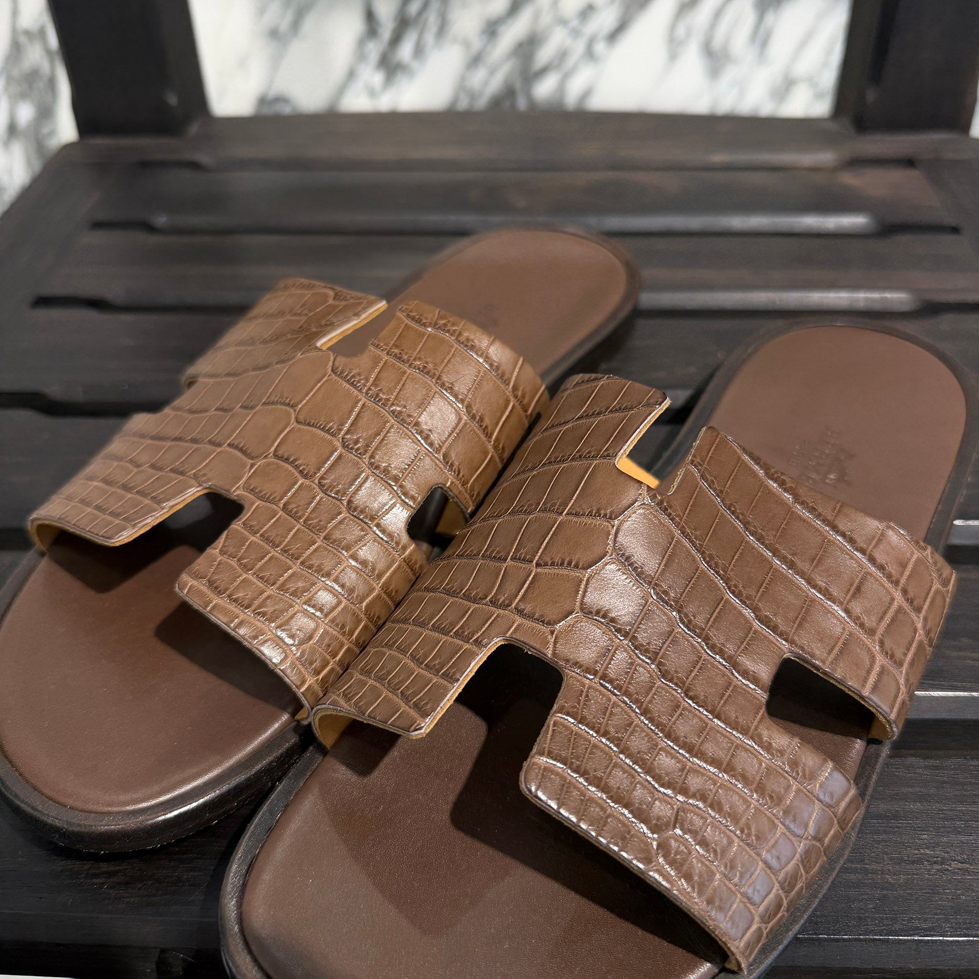 HERMES Izmir Crocodile Flat Sandals "Cocaon" Size 40 (約25.0cm) エルメス イズミール クロコダイル フラットサンダル "コカオン" サイズ40 (約25.0cm)