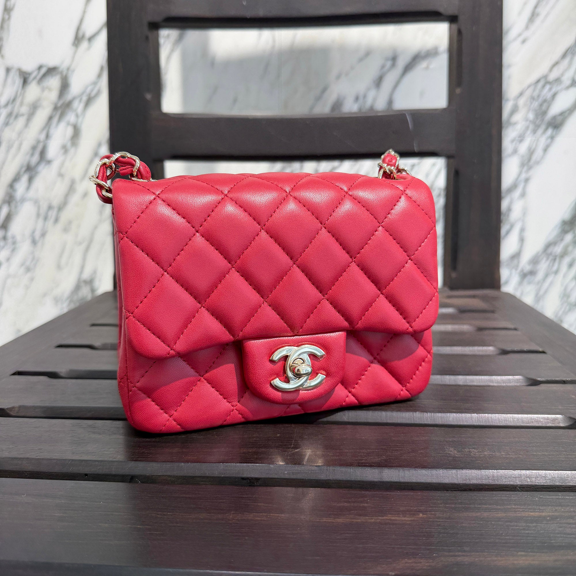 CHANEL Mini Matelassé Classic Shoulder Bag A35200 シャネル ミニ マトラッセ クラシック ショルダーバッグ