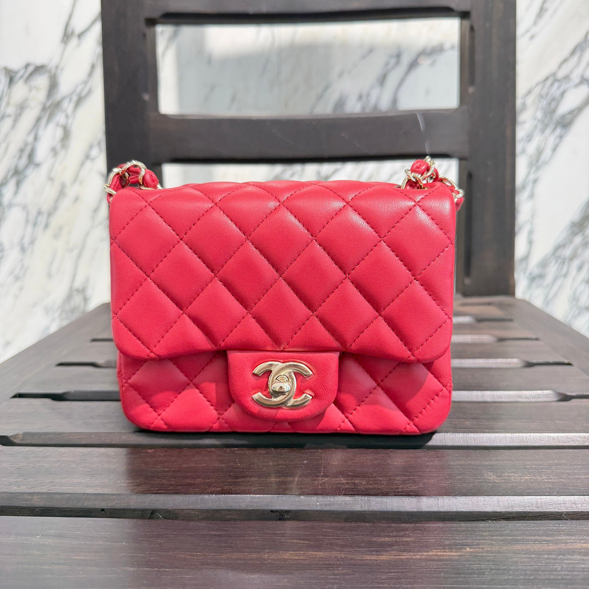 CHANEL Mini Matelassé Classic Shoulder Bag A35200 シャネル ミニ マトラッセ クラシック ショルダーバッグ