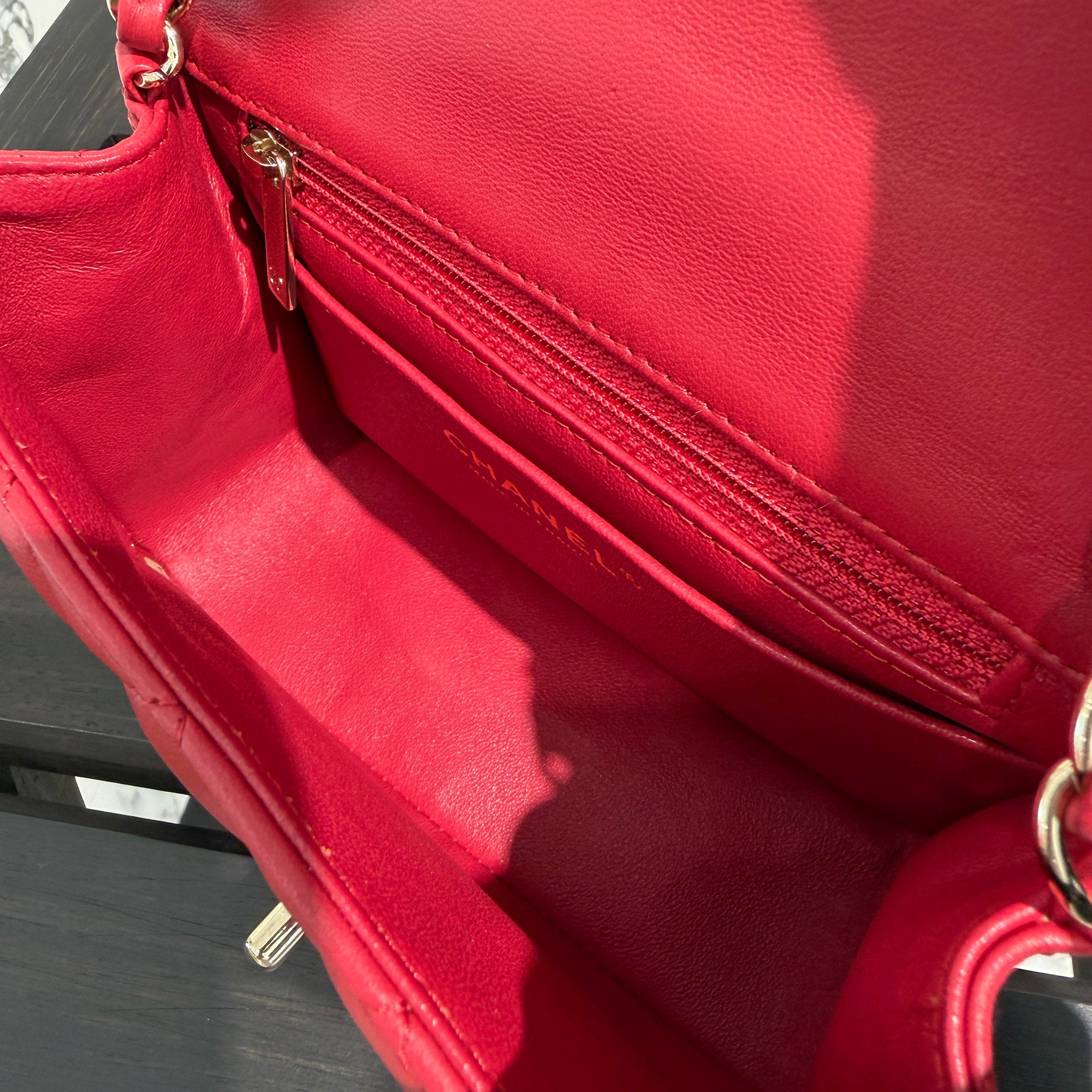 CHANEL Mini Matelassé Classic Shoulder Bag A35200 シャネル ミニ マトラッセ クラシック ショルダーバッグ