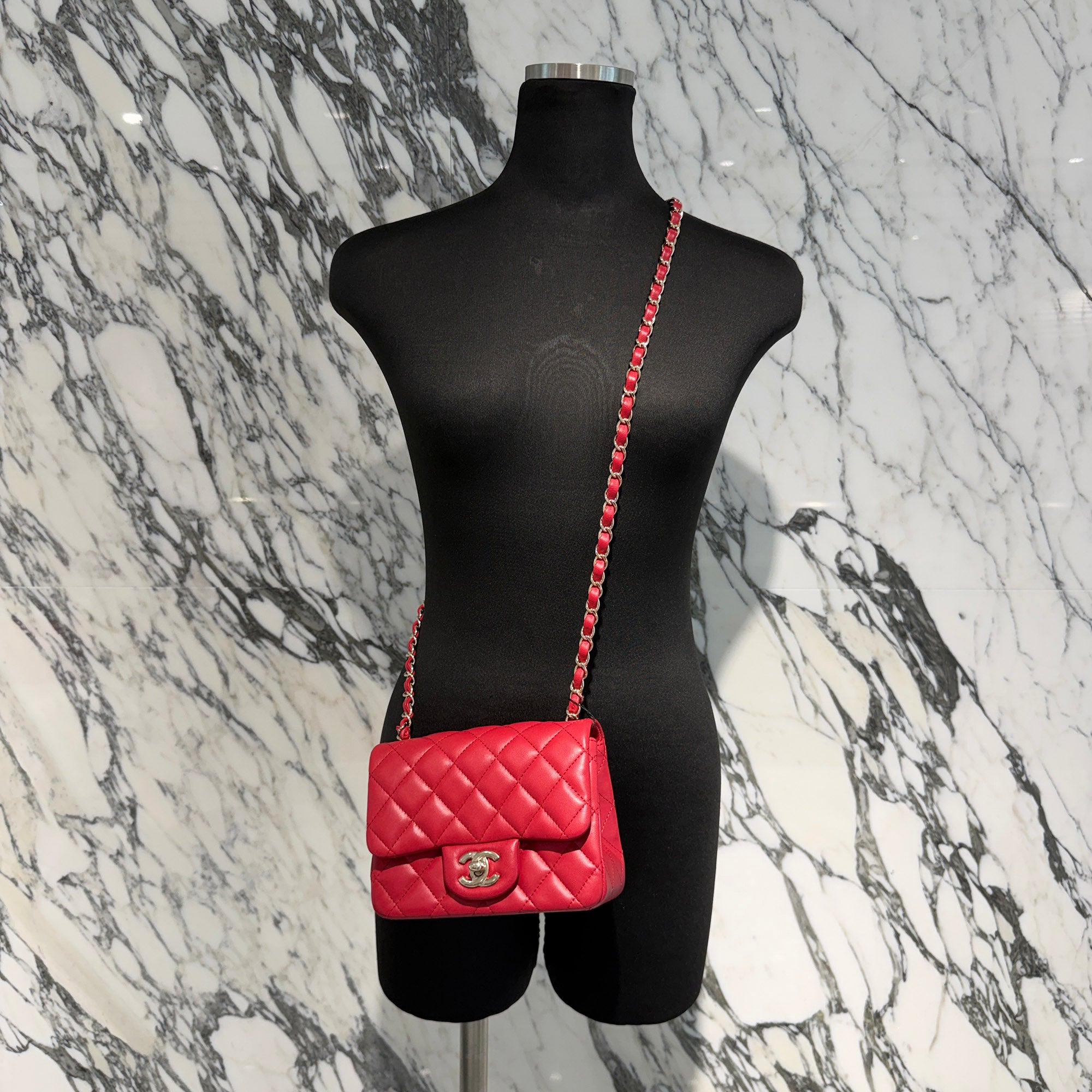 CHANEL Mini Matelassé Classic Shoulder Bag A35200 シャネル ミニ マトラッセ クラシック ショルダーバッグ