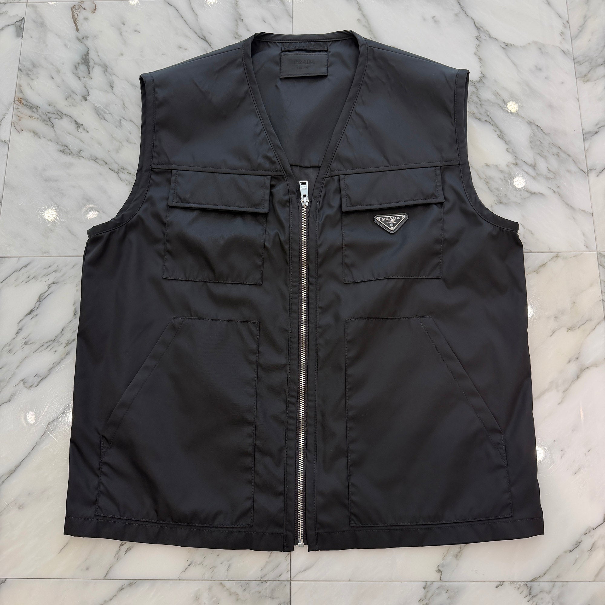 PRADA 2023AW Triangle Logo Plate Re Nylon Vest SGC261 S231 1WQ8 Size 50 プラダ トライアングルロゴプレート リナイロン ベスト サイズ50