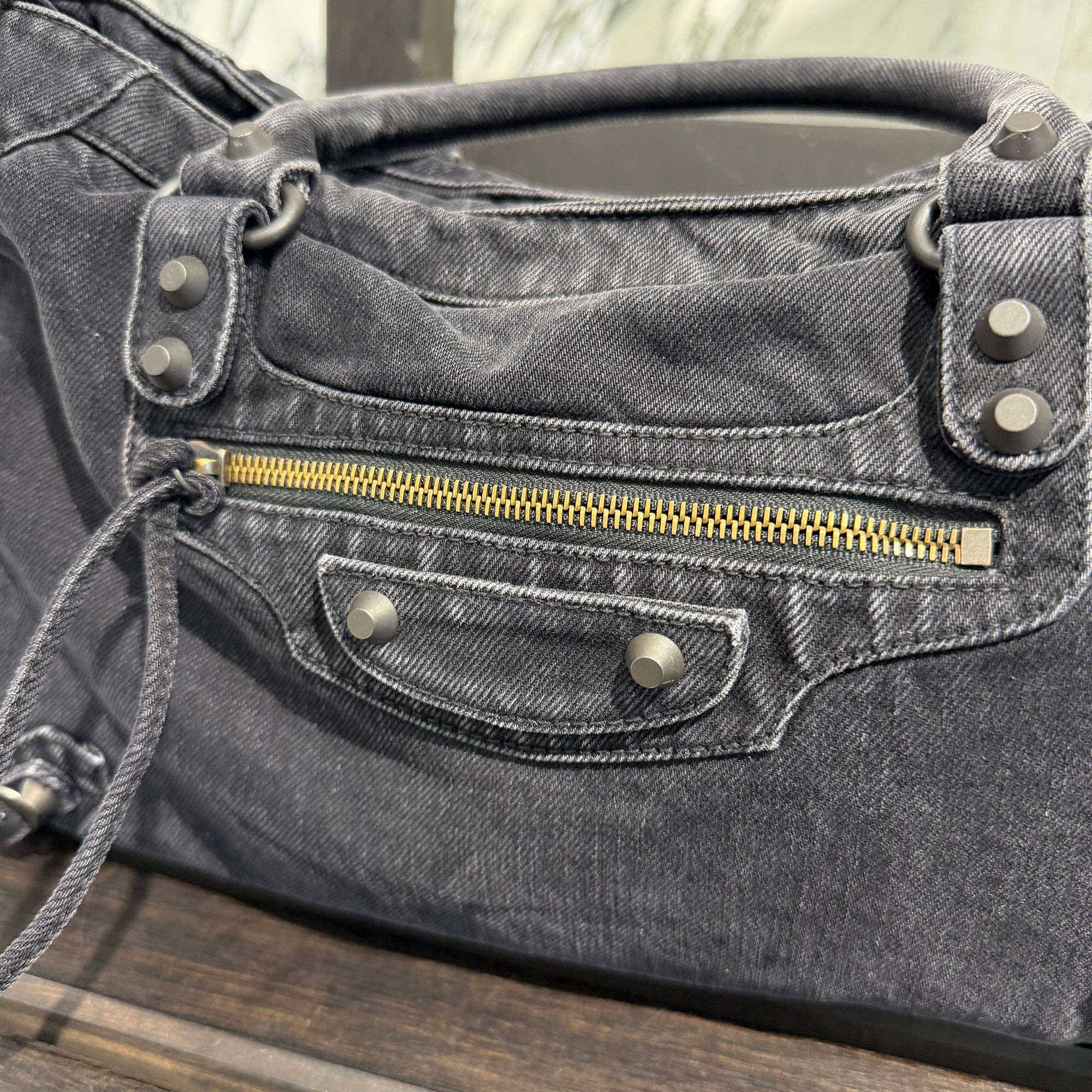 BALENCIAGA Le City Shoulder Bag Medium バレンシアガ ル・シティ ショルダーバッグ ミディアム