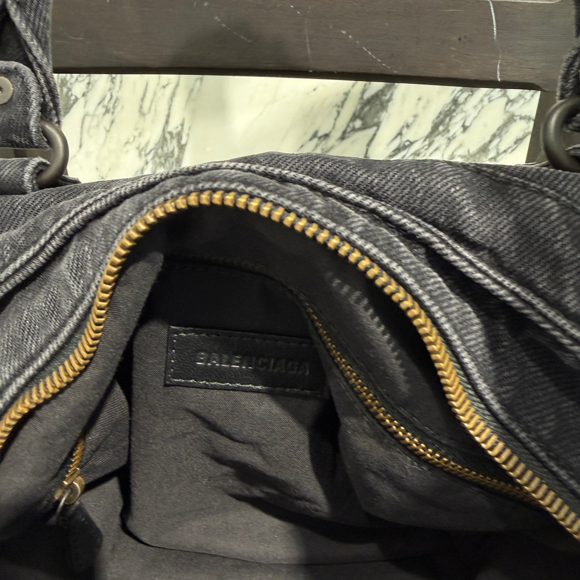 BALENCIAGA Le City Shoulder Bag Medium バレンシアガ ル・シティ ショルダーバッグ ミディアム