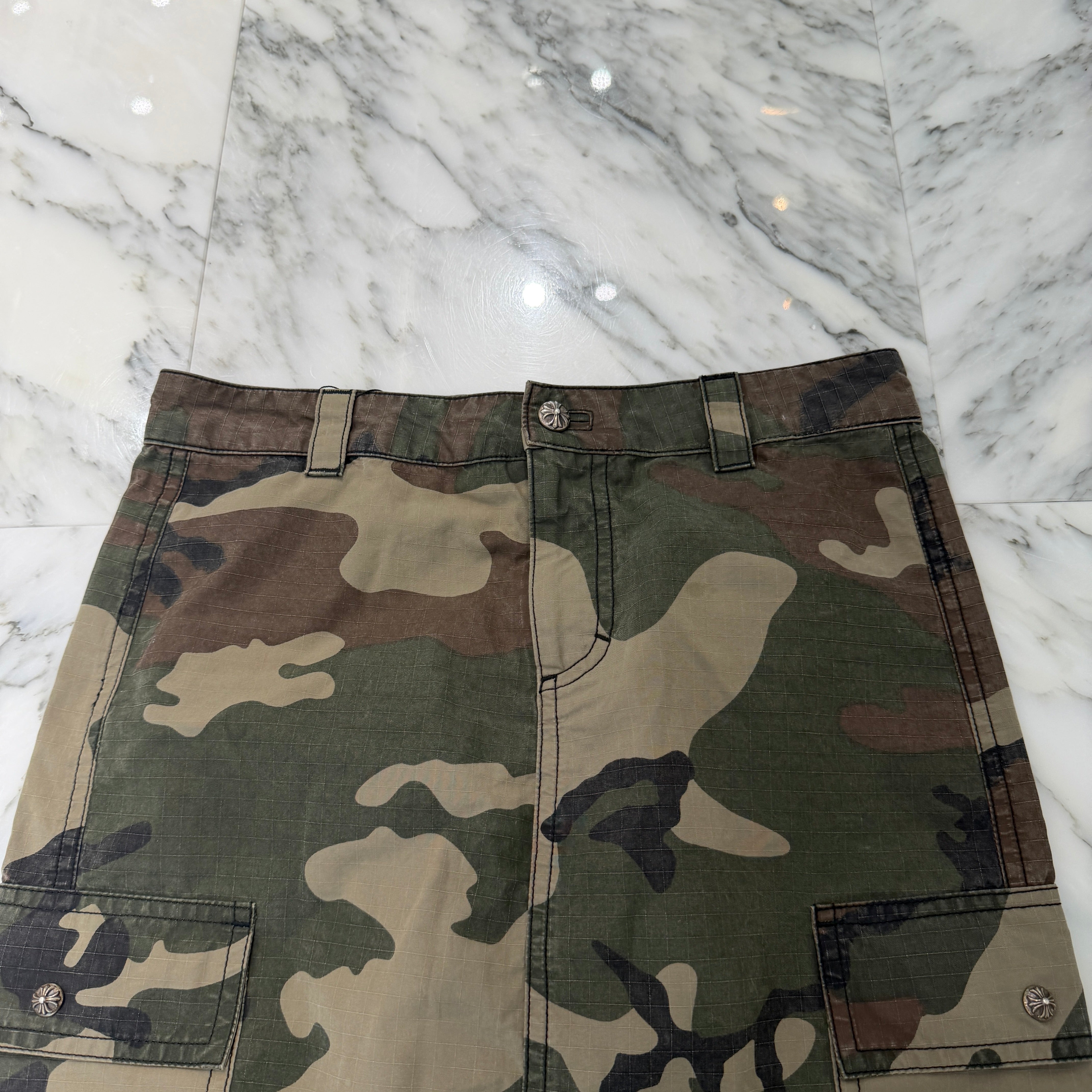 CHROME HEARTS Y NOT Cross Ball Button Camo Back Slit Skirt Size 26 クロムハーツ ワイノット クロスボールボタン カモ バック スリットスカート サイズ26