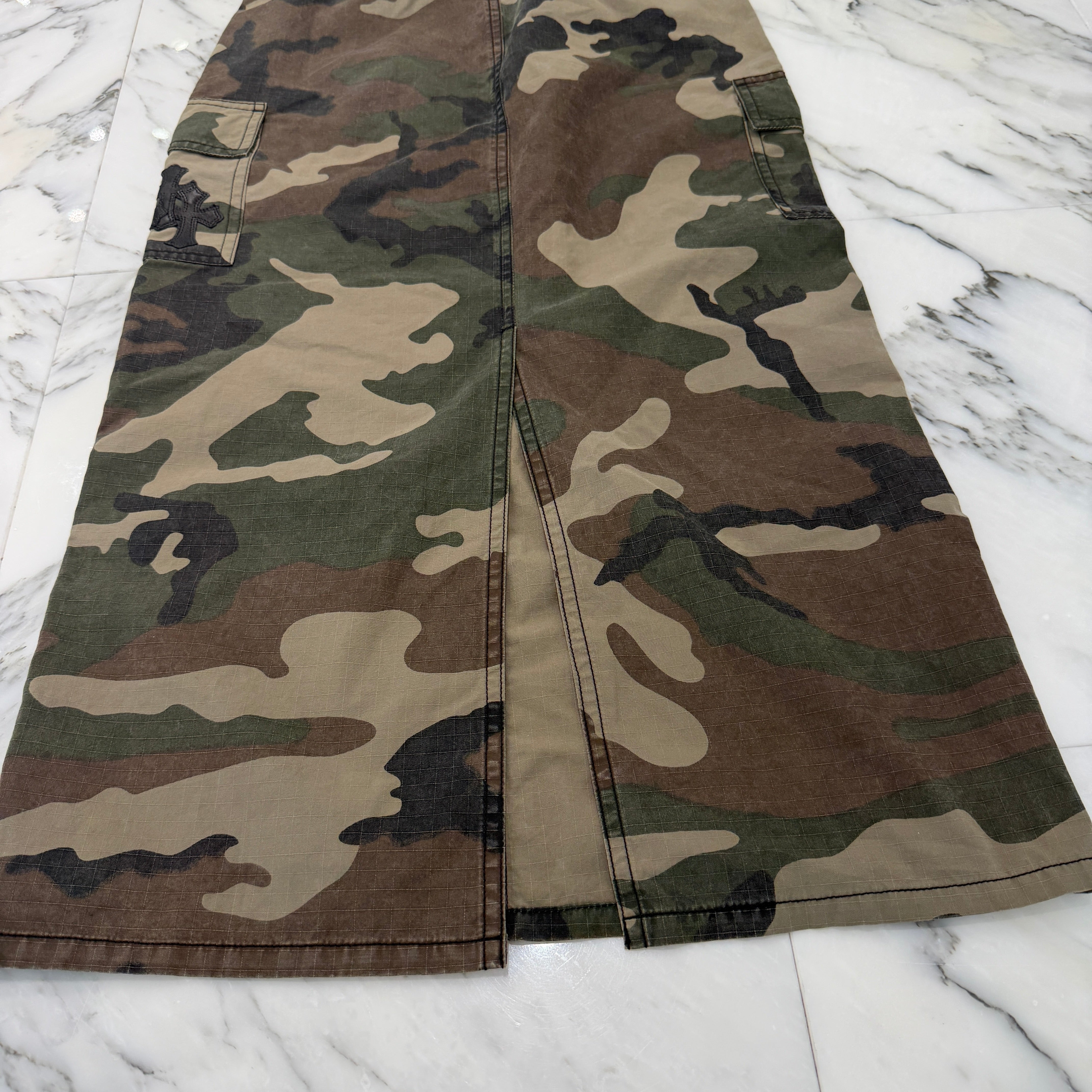 CHROME HEARTS Y NOT Cross Ball Button Camo Back Slit Skirt Size 26 クロムハーツ ワイノット クロスボールボタン カモ バック スリットスカート サイズ26