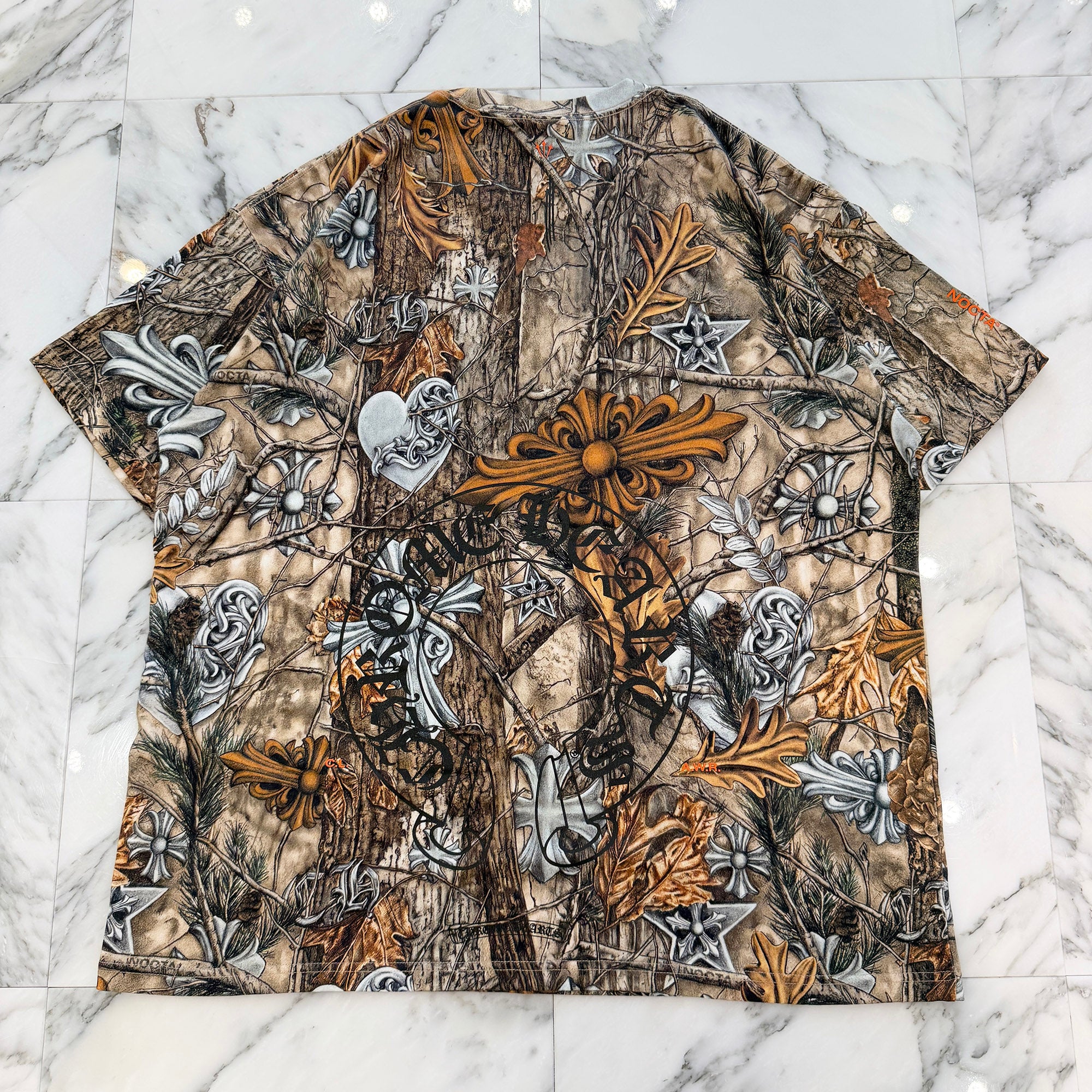 CHROME HEARTS × NIKE × Drake NOCTA 2026SS Camo Neck Logo Tee Size XL クロムハーツ×ナイキ×ドレイク ノクタ カモネックロゴ Tシャツ サイズXL