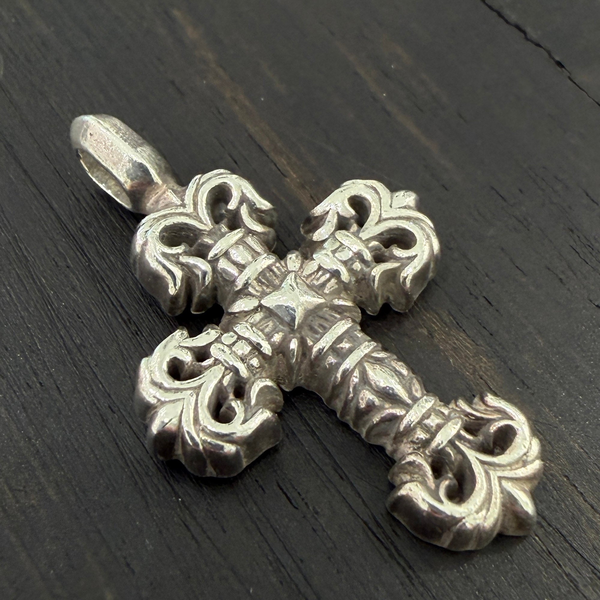 CHROME HEARTS Tiny Filigree Cross Charm Pendent Top クロムハーツ タイニー フィリグリークロス チャーム ペンダント トップ