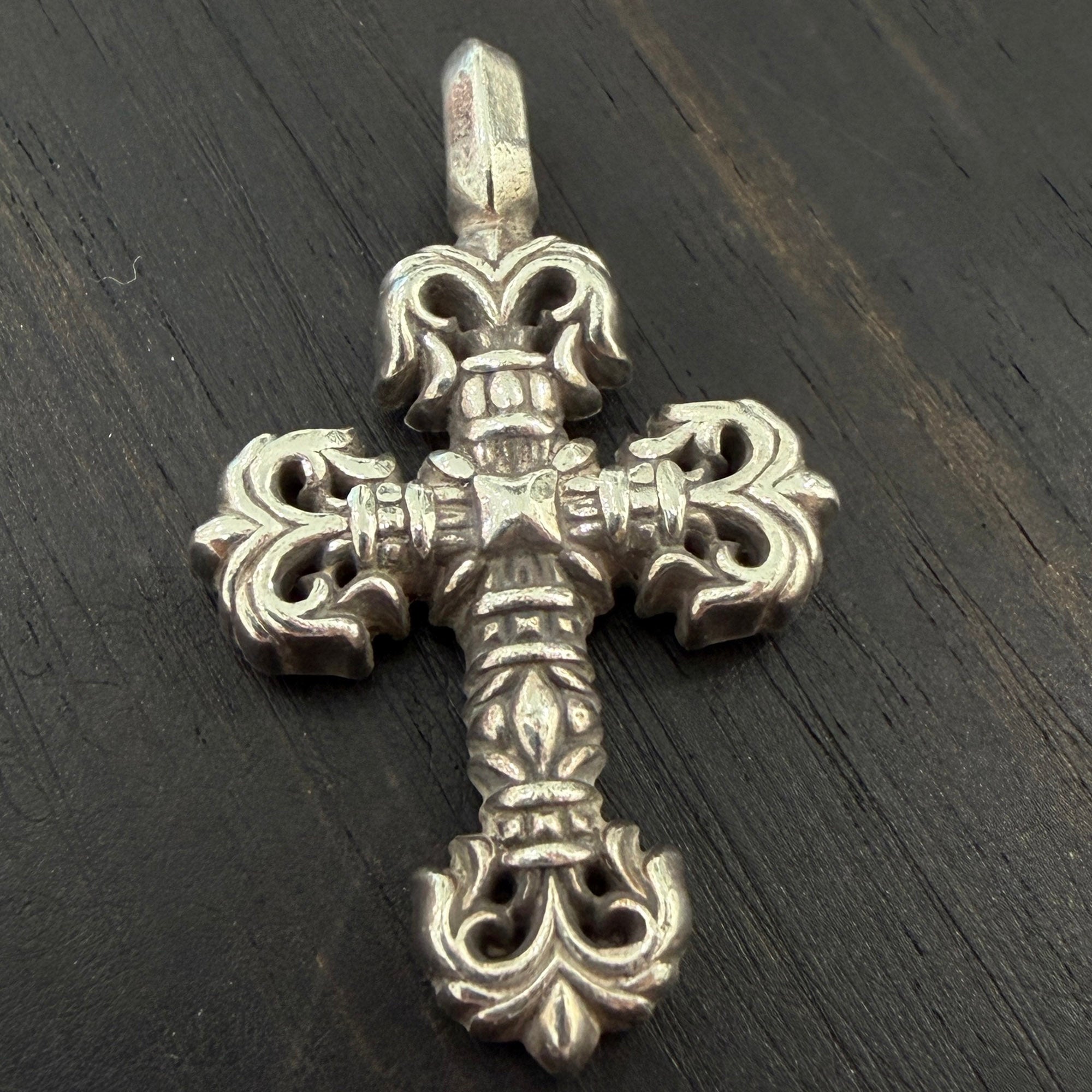 CHROME HEARTS Tiny Filigree Cross Charm Pendent Top クロムハーツ タイニー フィリグリークロス チャーム ペンダント トップ