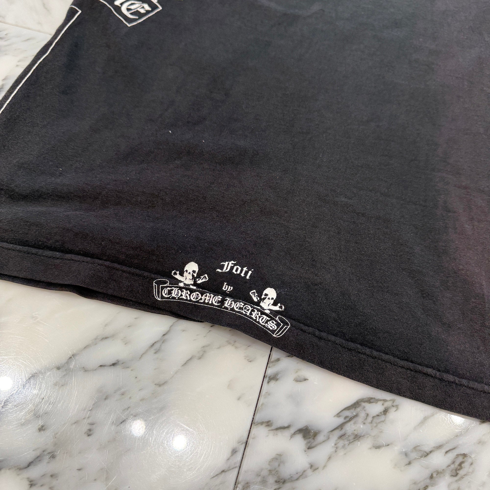 CHROME HEARTS FOTI Harris Teeter Print T Bar Logo Tee Size M クロムハーツ フォティ・ハリスティーター プリント Tバ－ ロゴTシャツ サイズM