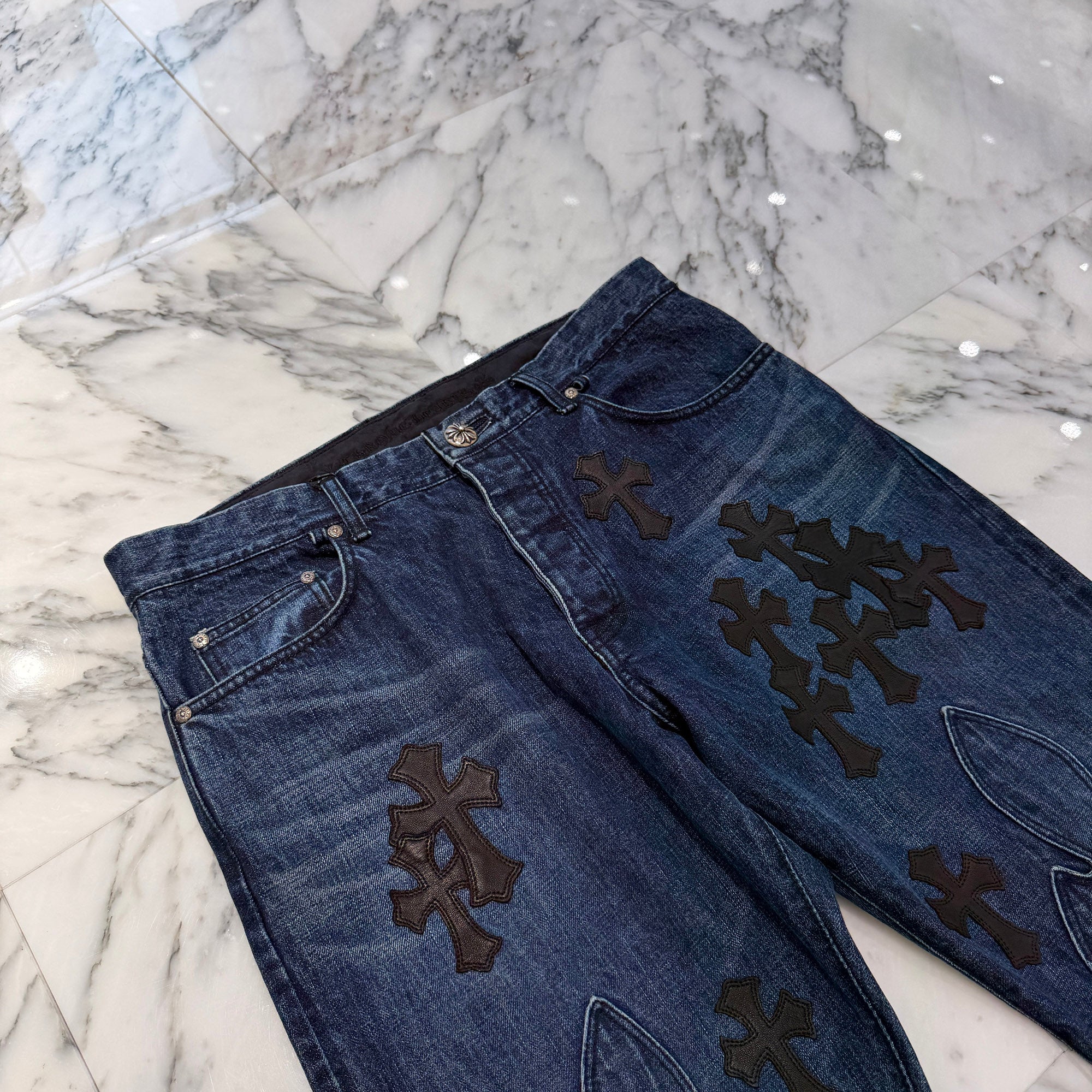 CHROME HEARTS Leather Cross Patch Cross Ball Button Flare Knee Denim Pants Size 36 クロムハーツ レザークロスパッチ クロスボールボタン フレアニー デニムパンツ サイズ36